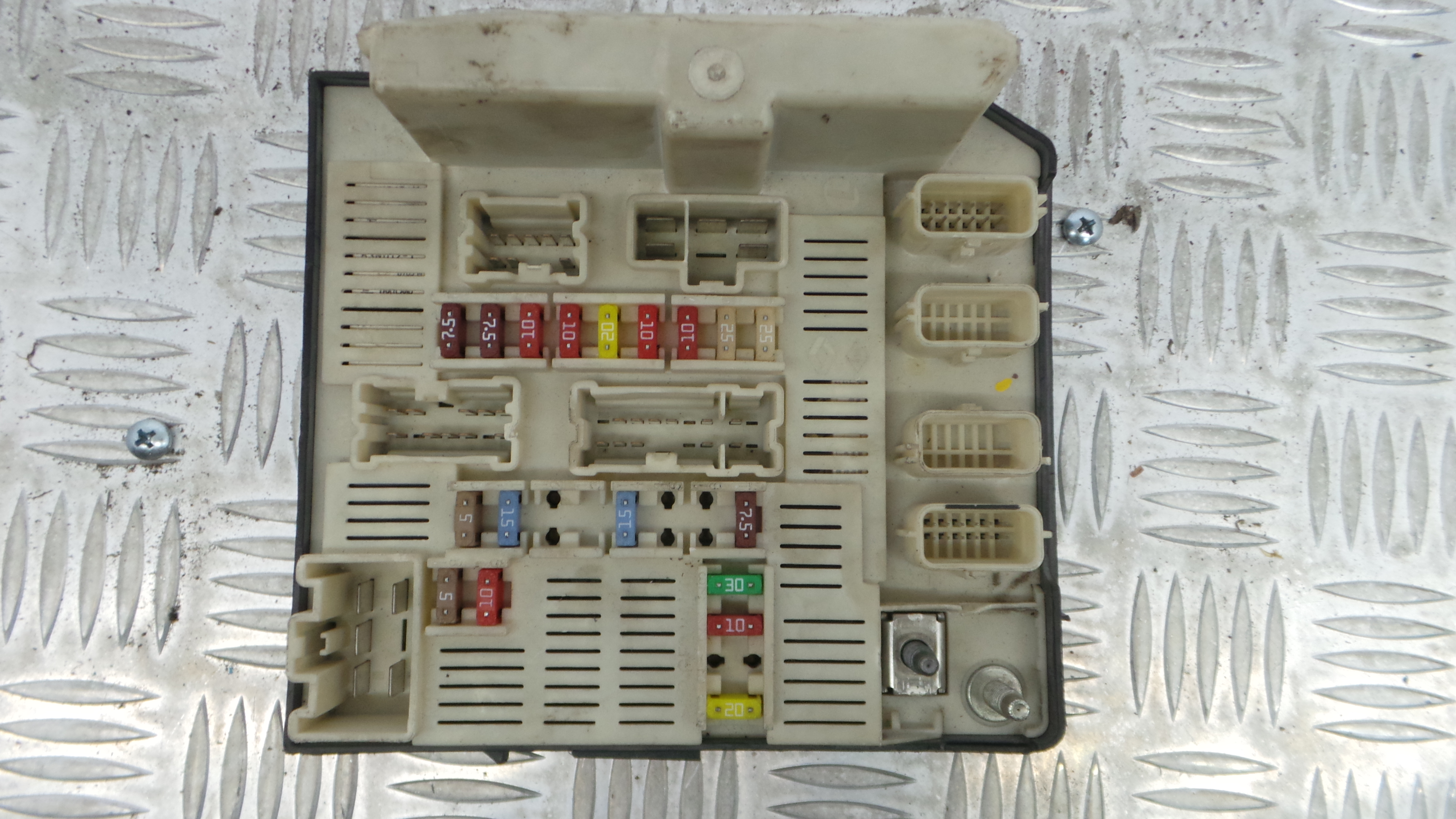 Caixa dos Fusíveis / BSI / UCH / SAM 8200481866 - RENAULT SCÉNIC I VAN (FA0_, JA0/1_)-33146560