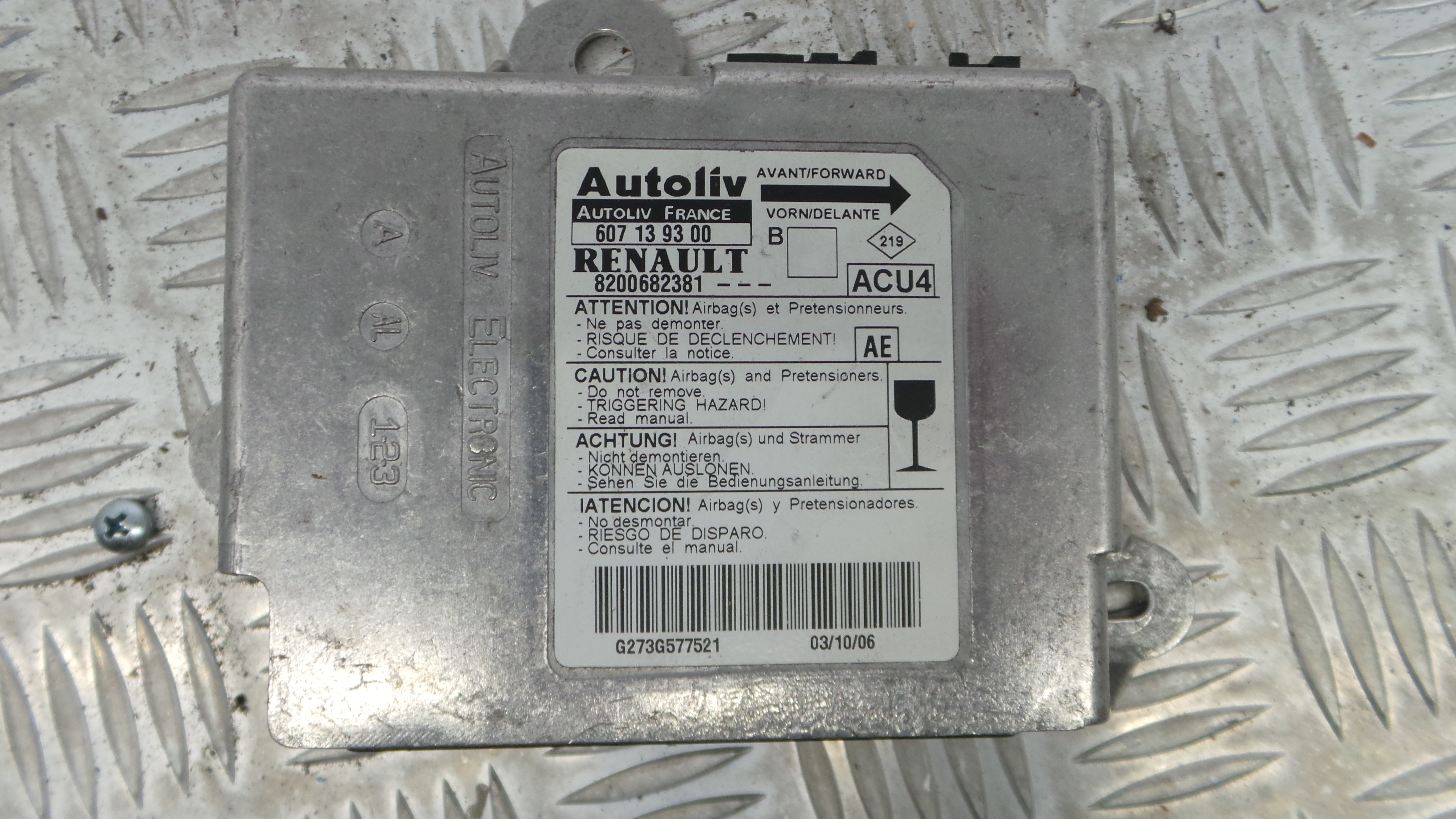 Centralina de Airbags 8200682381 - RENAULT MEGANE II (BM0/1_, CM0/1_)-33147934