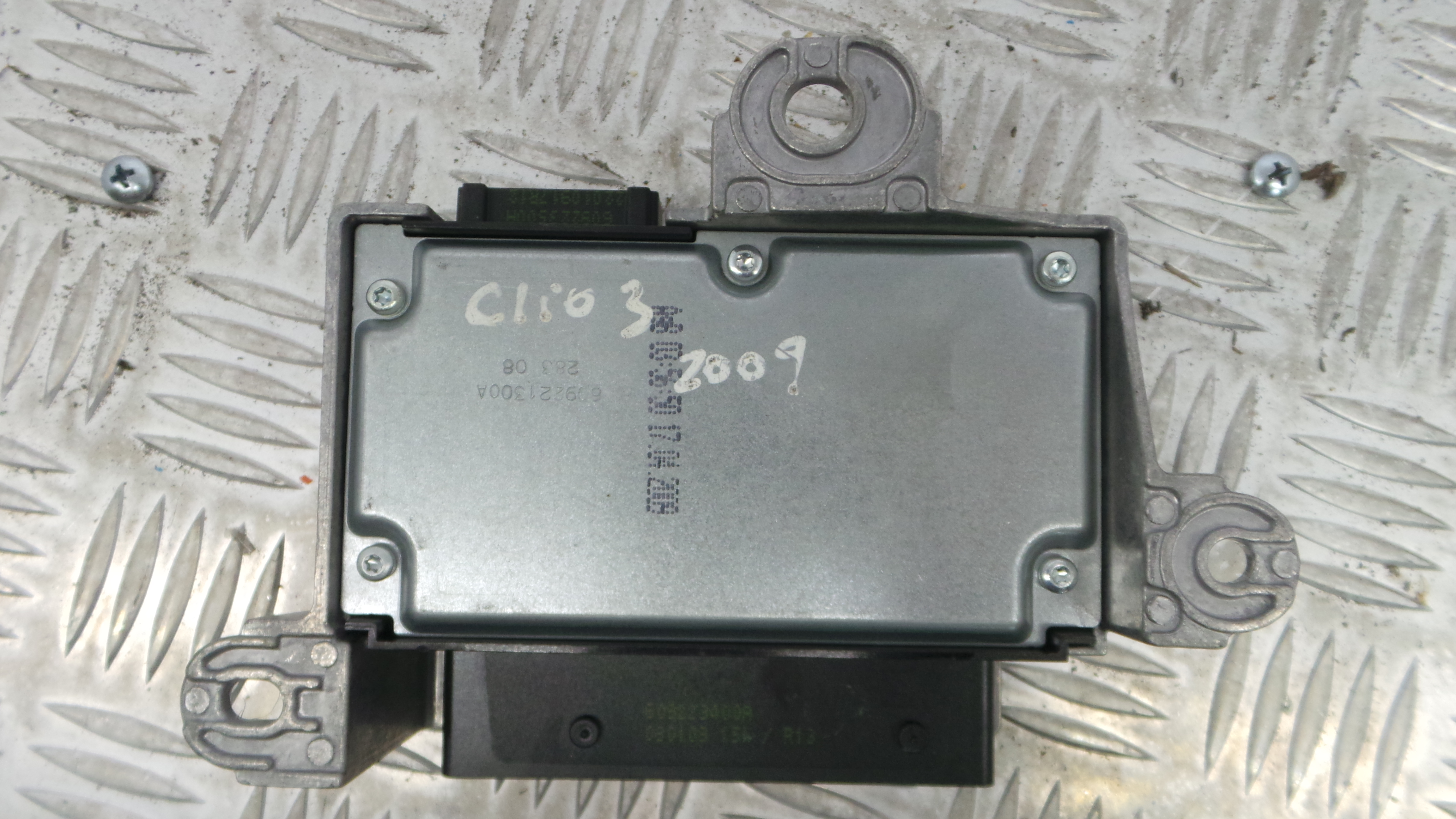 Centralina de Airbags 8201043701 - RENAULT CLIO III (BR0/1, CR0/1)-33148155