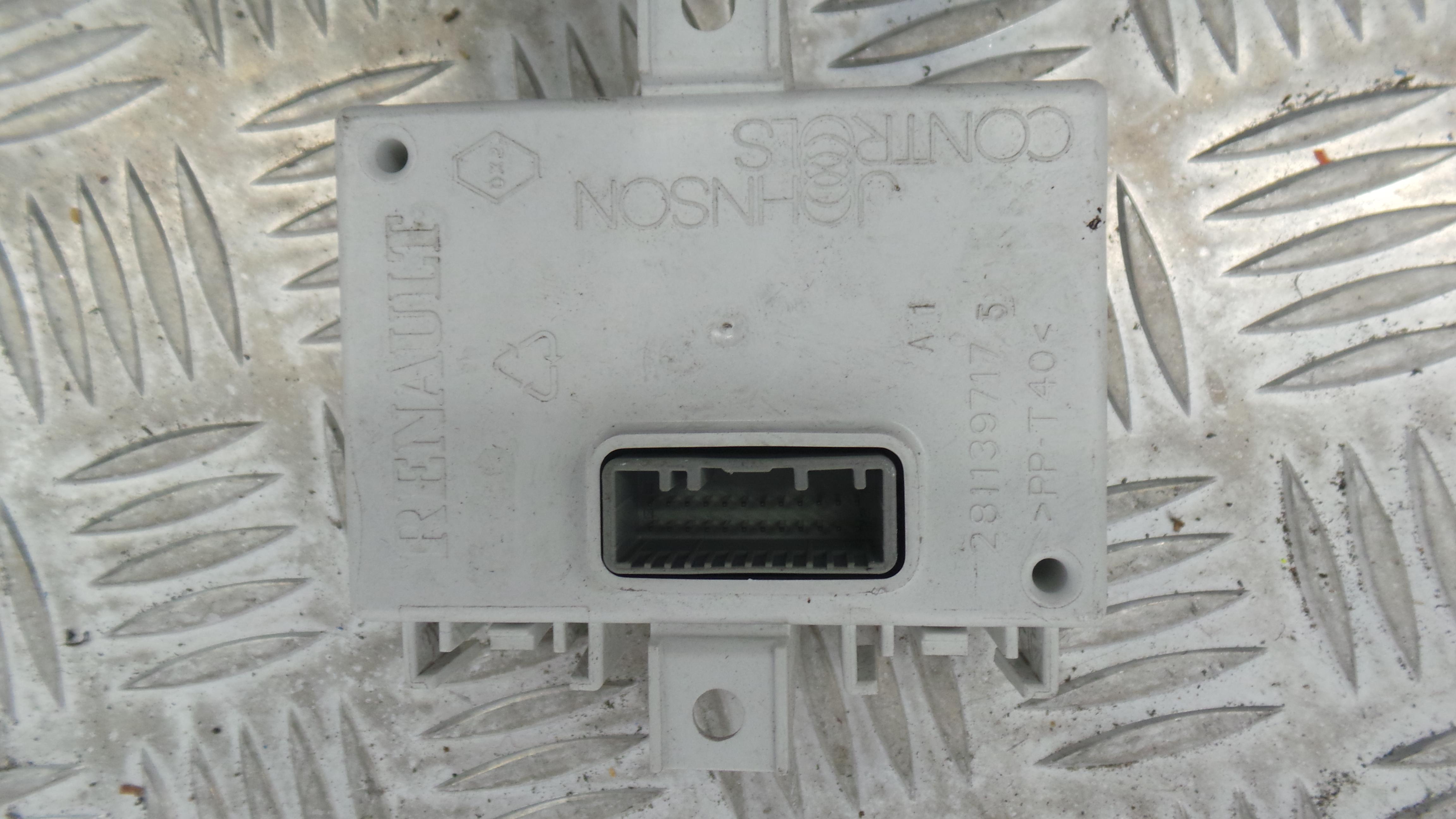 Centrais multimédias 283468105R - RENAULT TWINGO III (BCM_, BCA_)-33150281