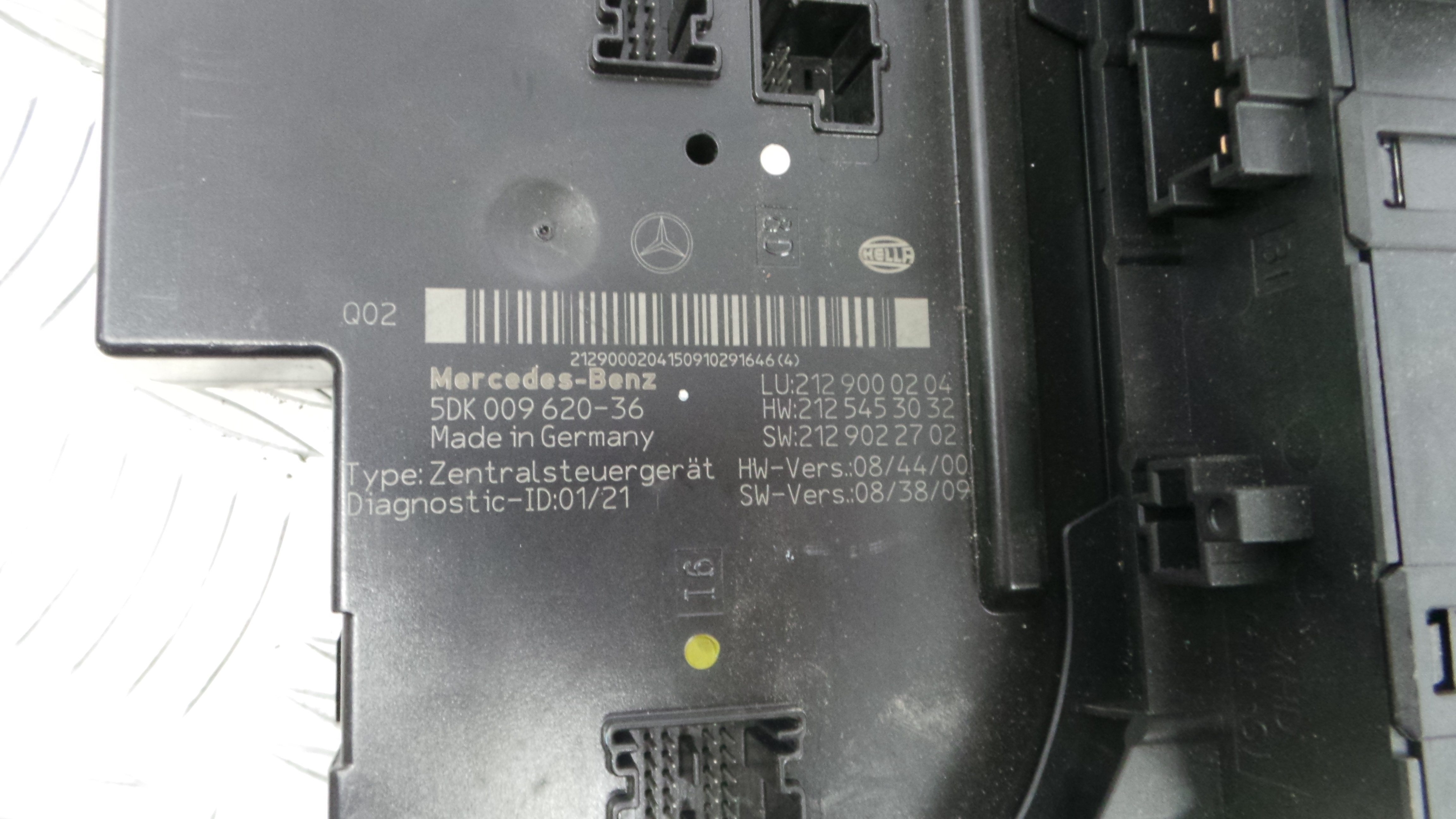 Caixa dos Fusíveis / BSI / UCH / SAM 2129000204 - MERCEDES-BENZ E-CLASS (W212)-33150424