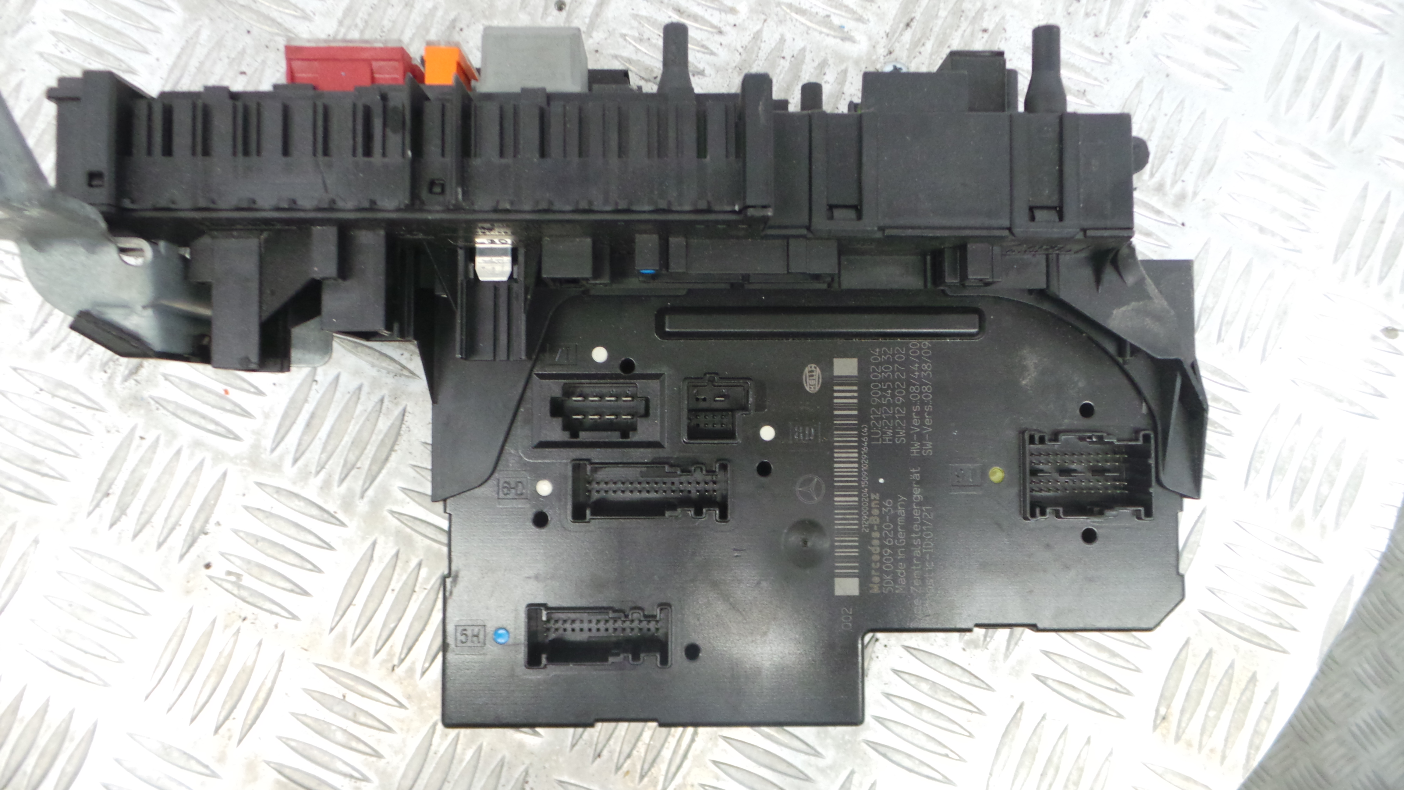 Caixa dos Fusíveis / BSI / UCH / SAM 2129000204 - MERCEDES-BENZ E-CLASS (W212)-33150424