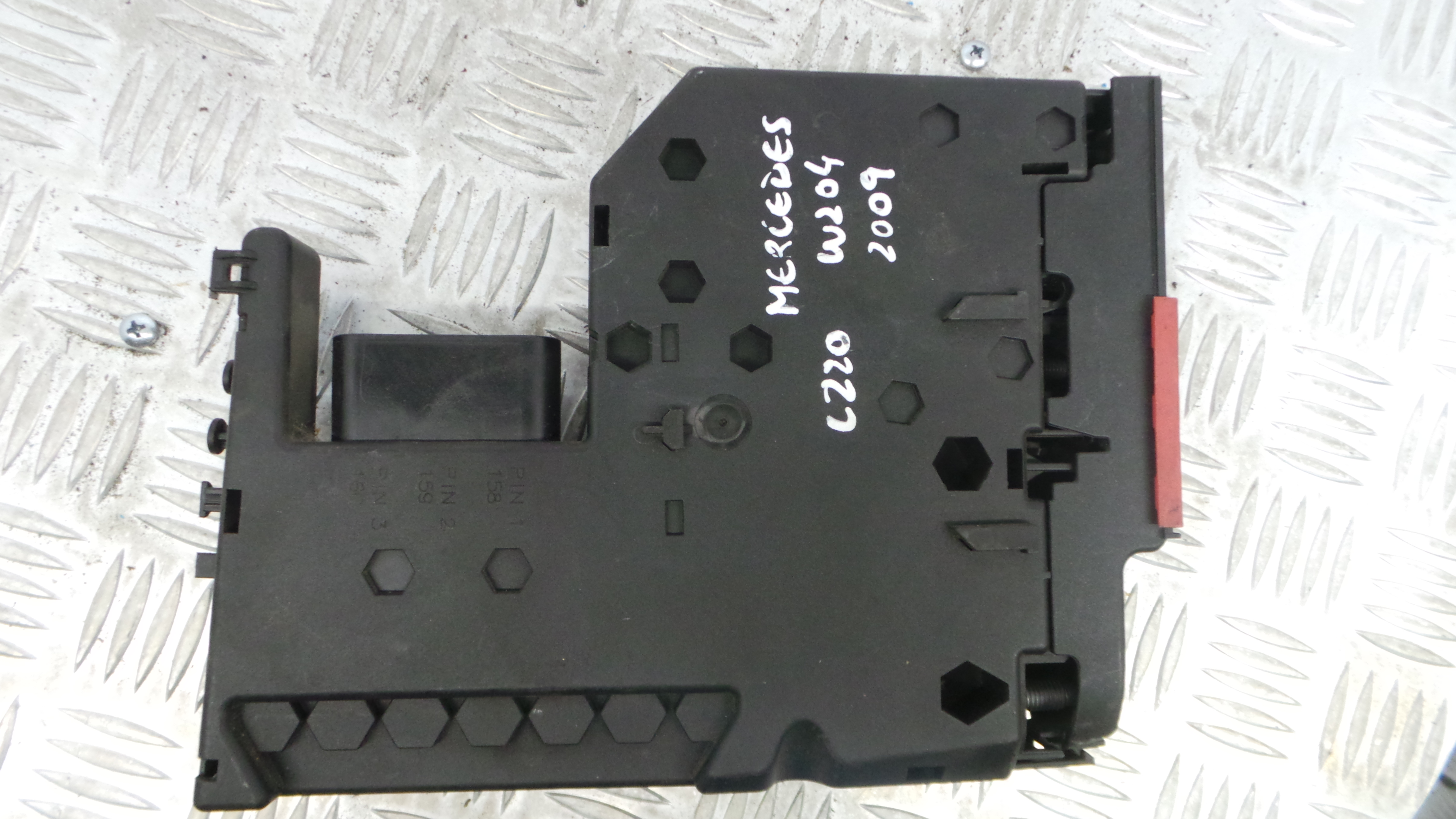 Caixa dos Fusíveis / BSI / UCH / SAM A2075401650 - MERCEDES-BENZ C-CLASS (W204)-33150427