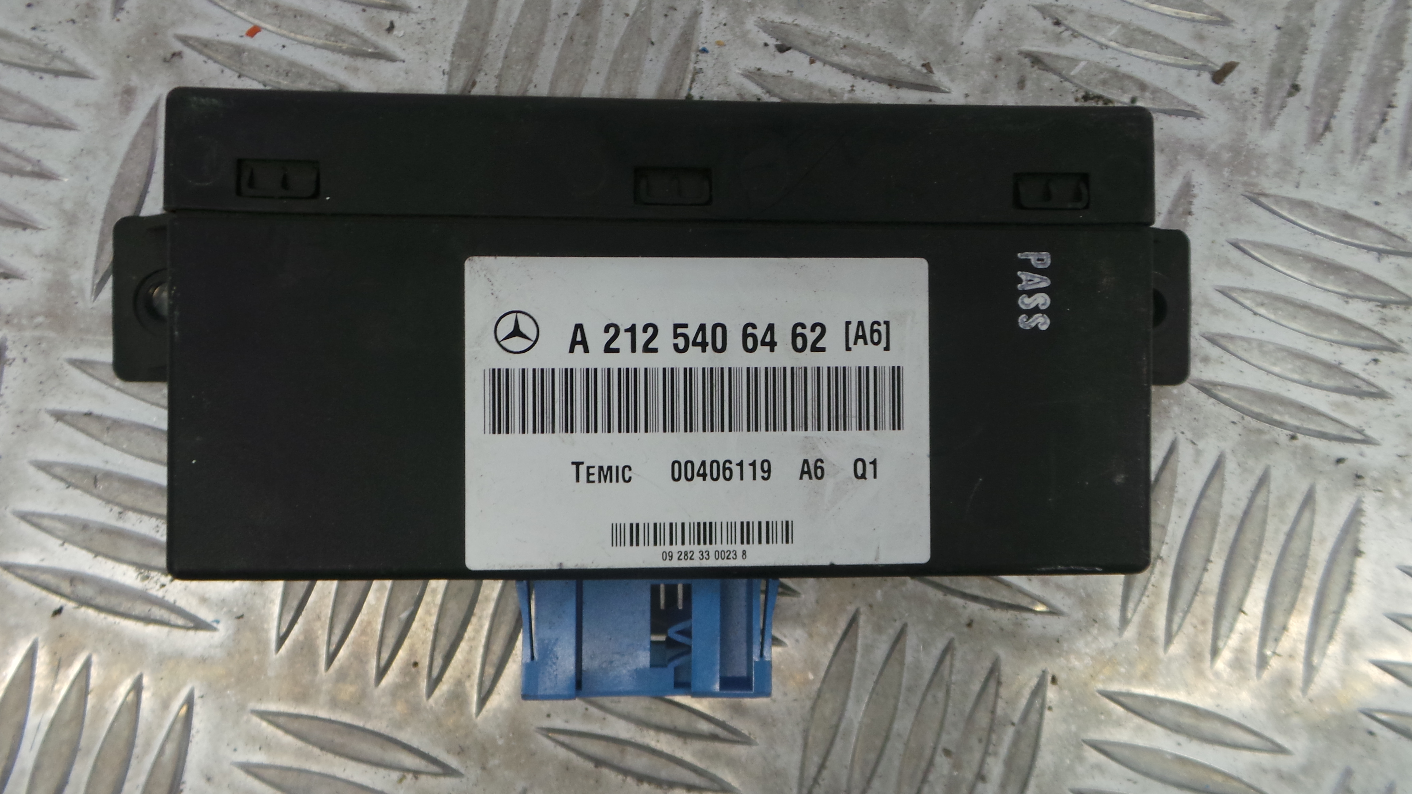 Centralina da Suspensão A2125406462 - MERCEDES-BENZ E-CLASS (W212)-33150487