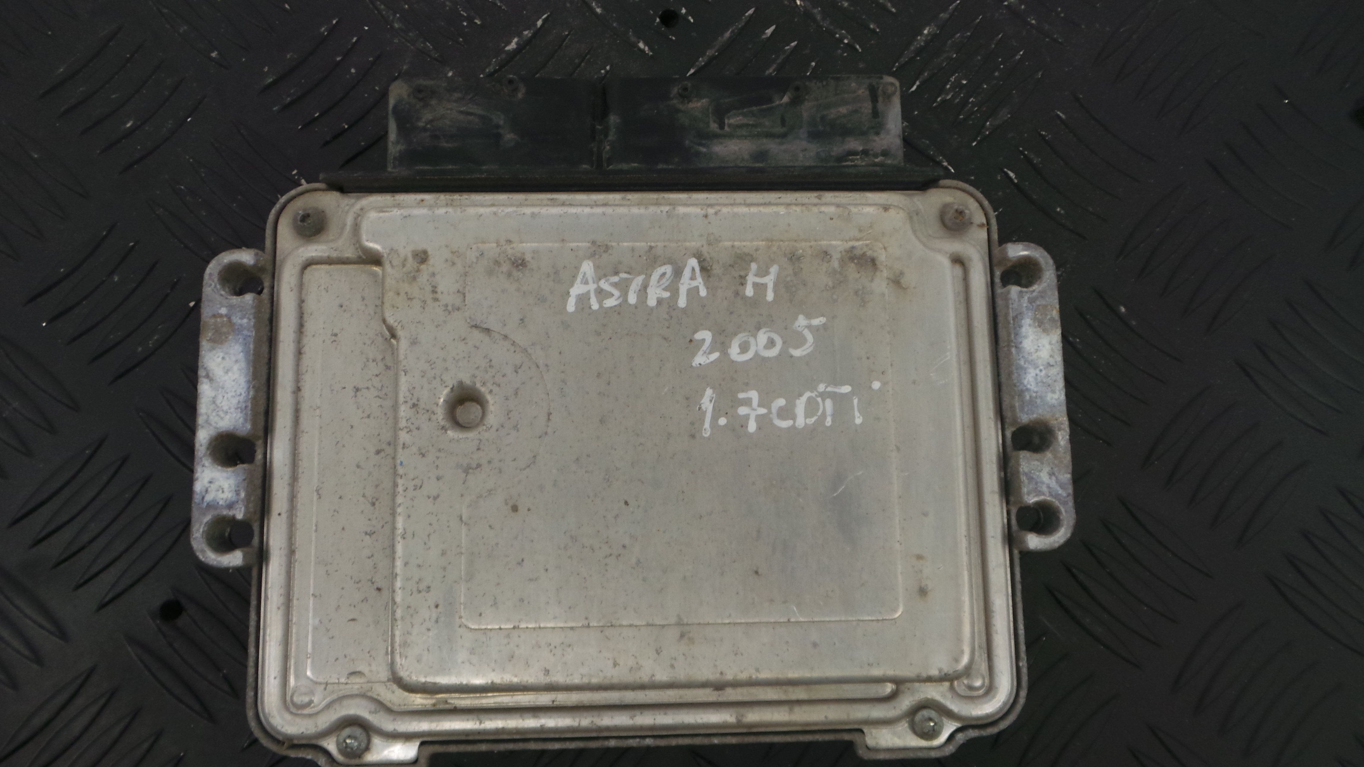 Centralina do Motor 55556829 - OPEL ASTRA H (A04)-33150551