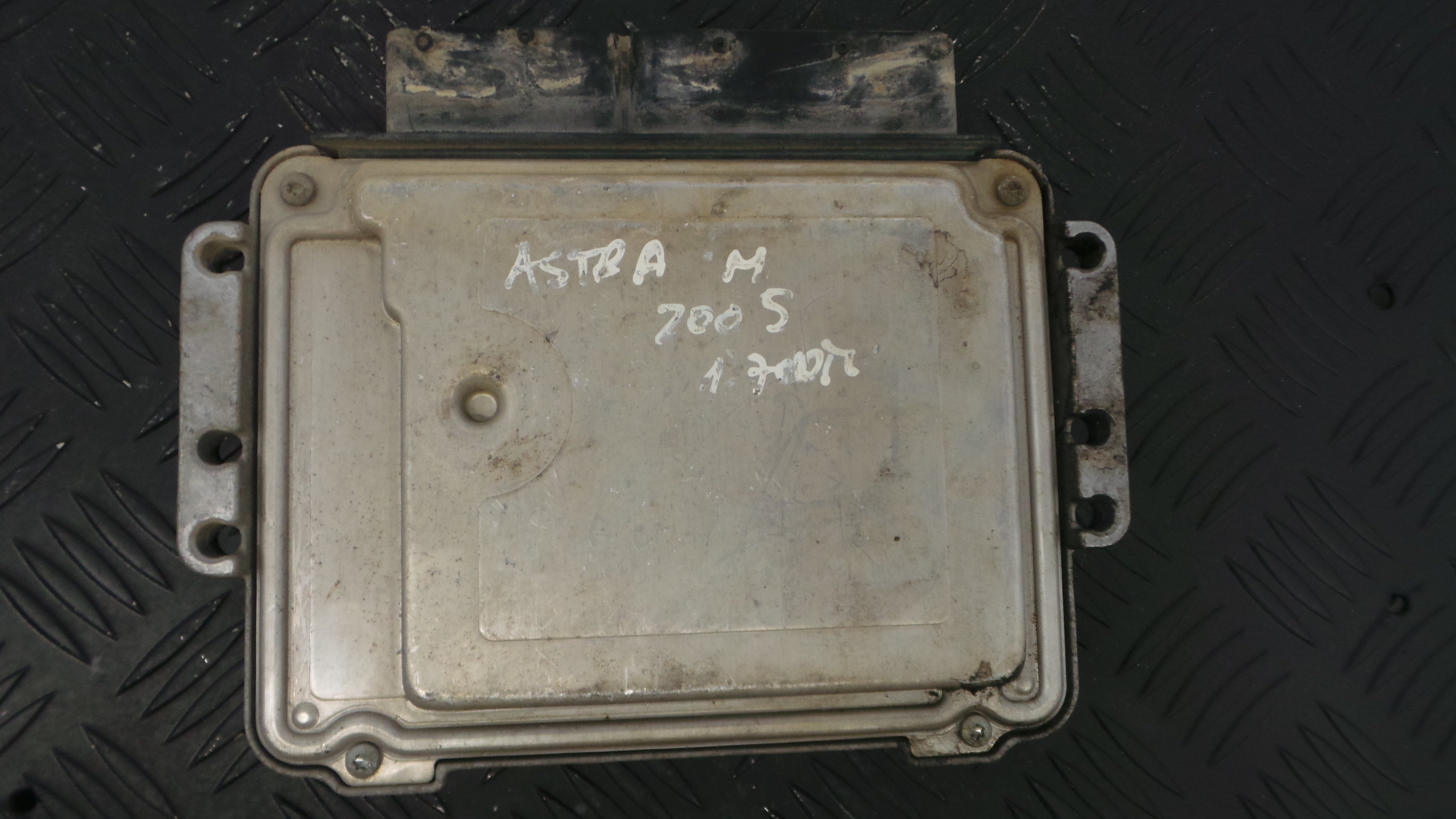 Centralina do Motor 55556829 - OPEL ASTRA H (A04)-33150565