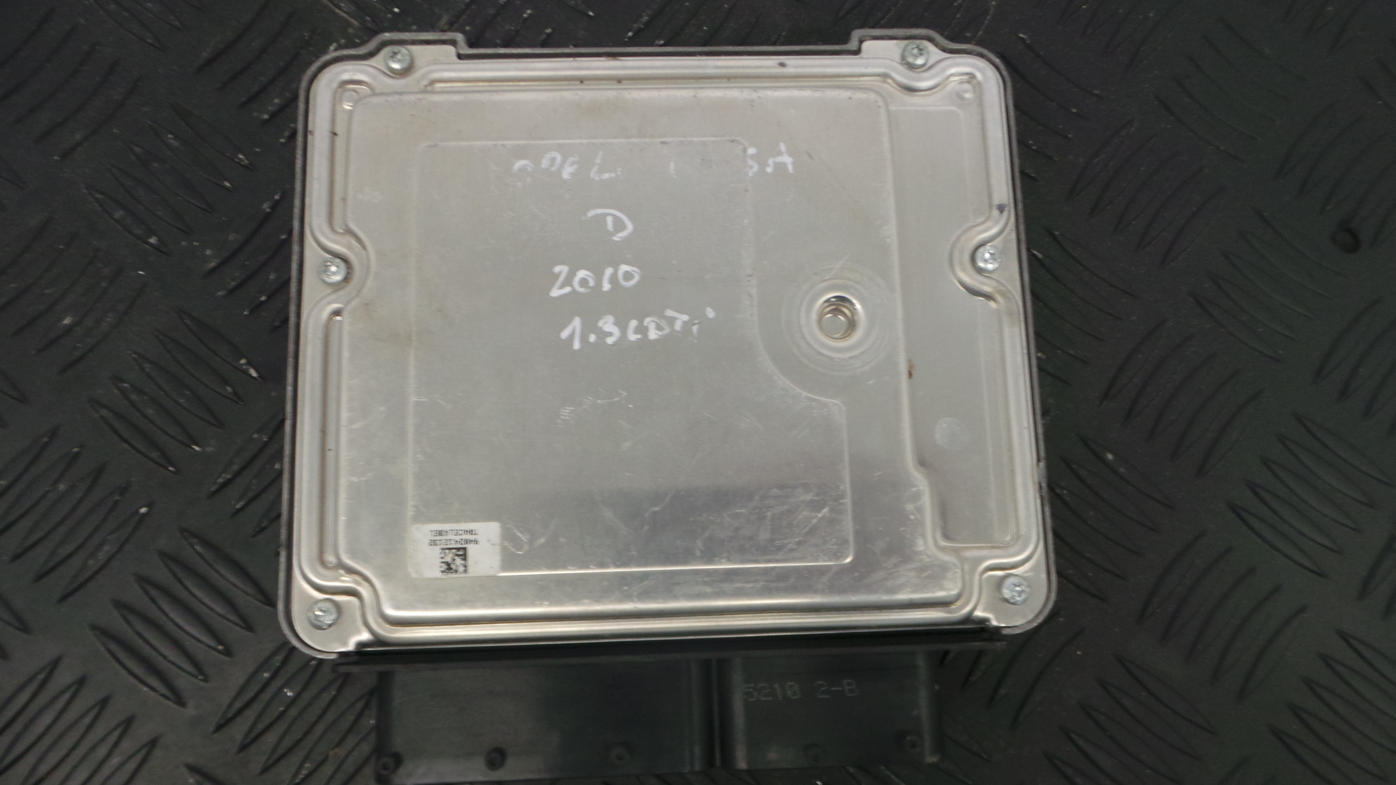 Centralina do Motor 55577463 - OPEL CORSA D (S07)-33150570