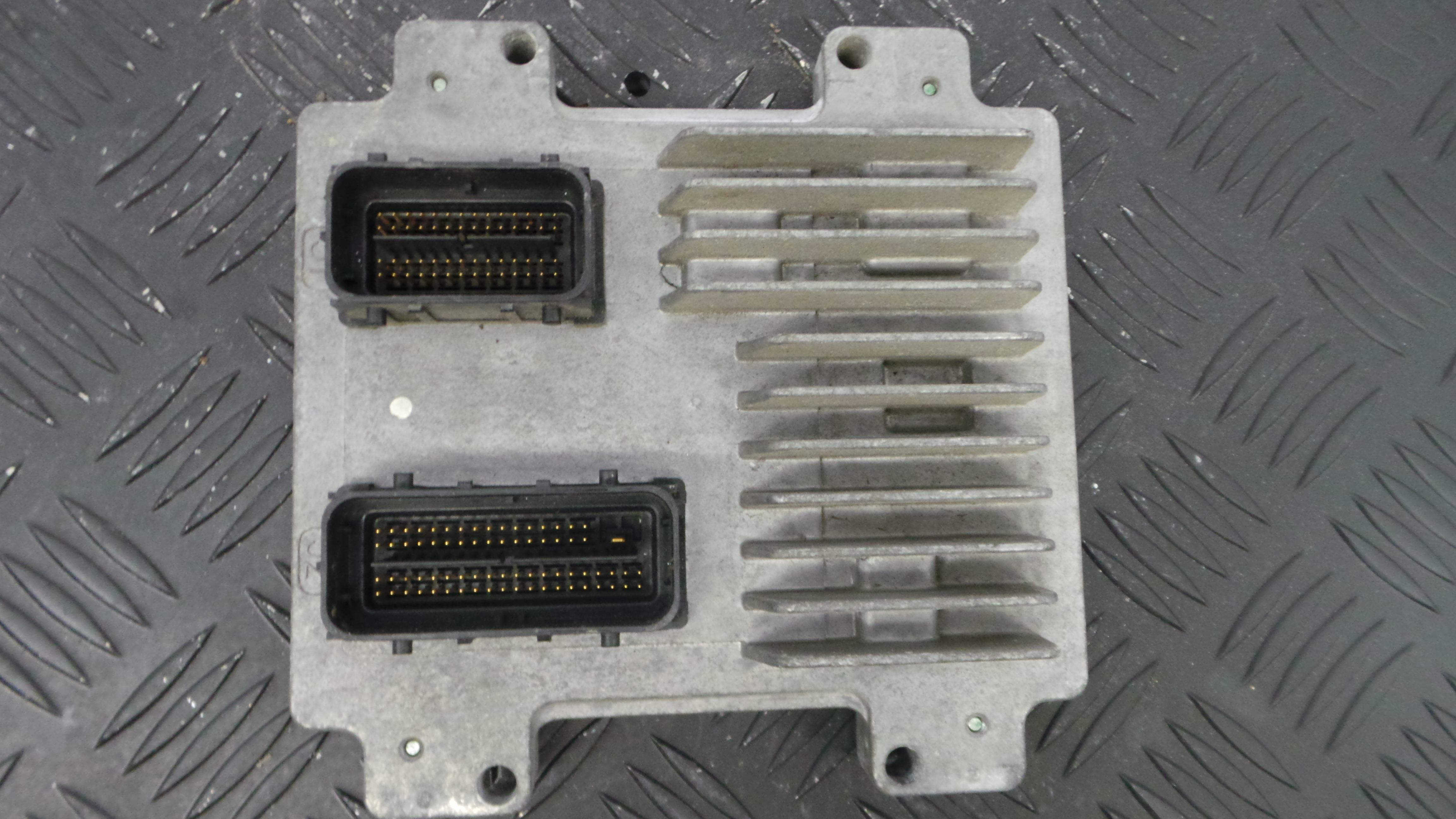 Centralina do Motor 55583738 - OPEL CORSA D (S07)-33150592