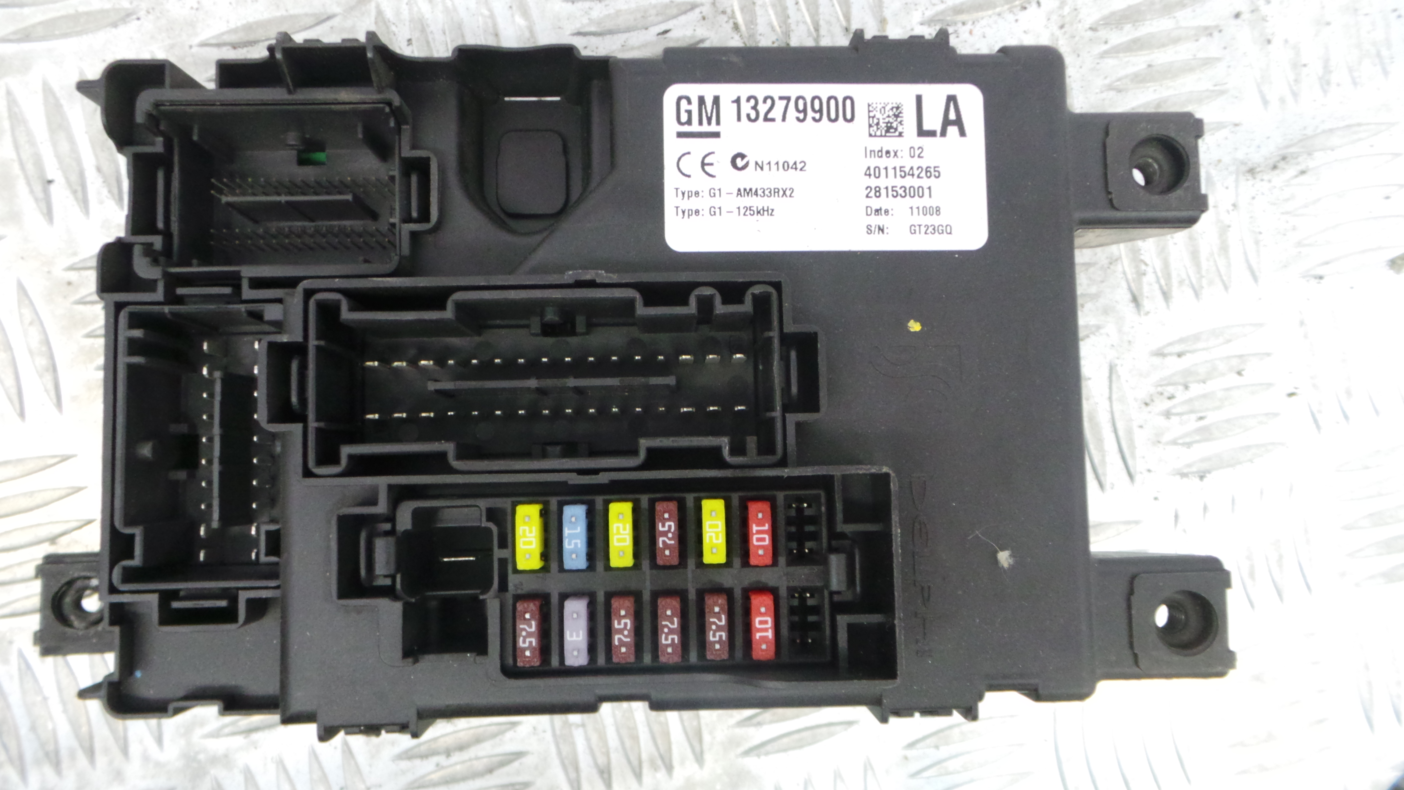 Caixa dos Fusíveis / BSI / UCH / SAM 13279900 - OPEL CORSA D (S07)-33150653