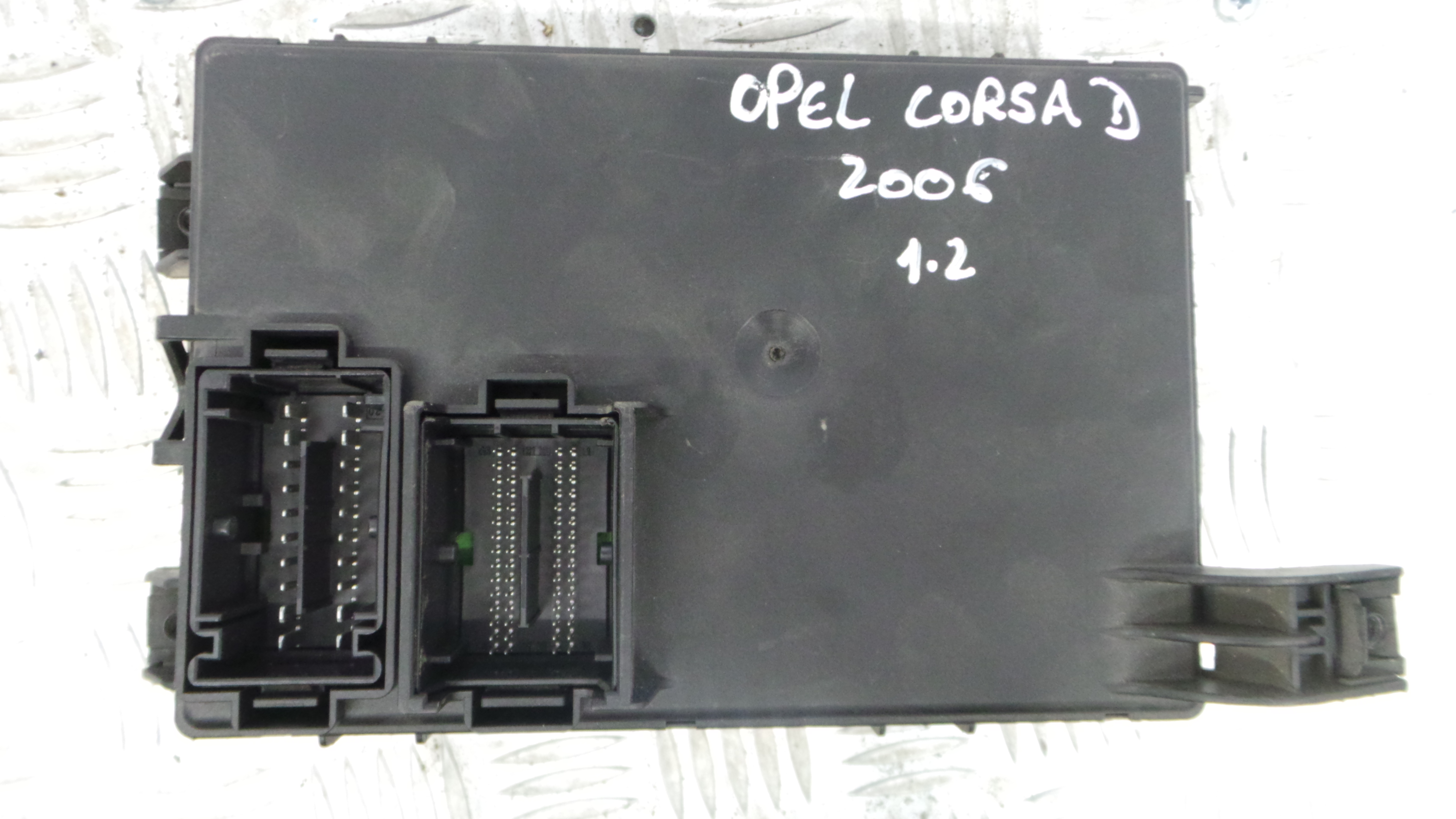 Caixa dos Fusíveis / BSI / UCH / SAM 13265077 - OPEL CORSA D (S07)-33150663