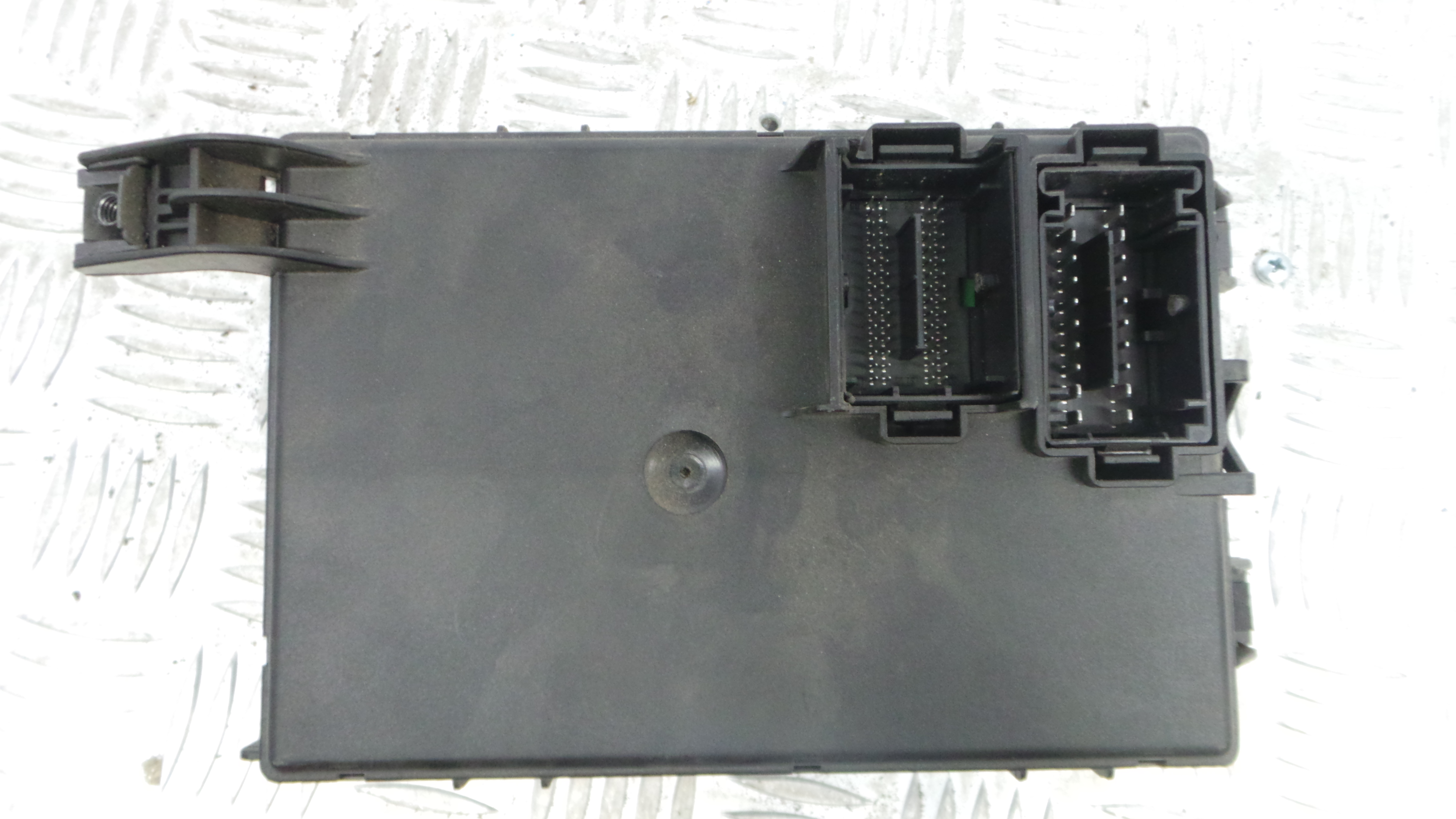 Caixa dos Fusíveis / BSI / UCH / SAM 13321078 - OPEL CORSA D (S07)-33150667