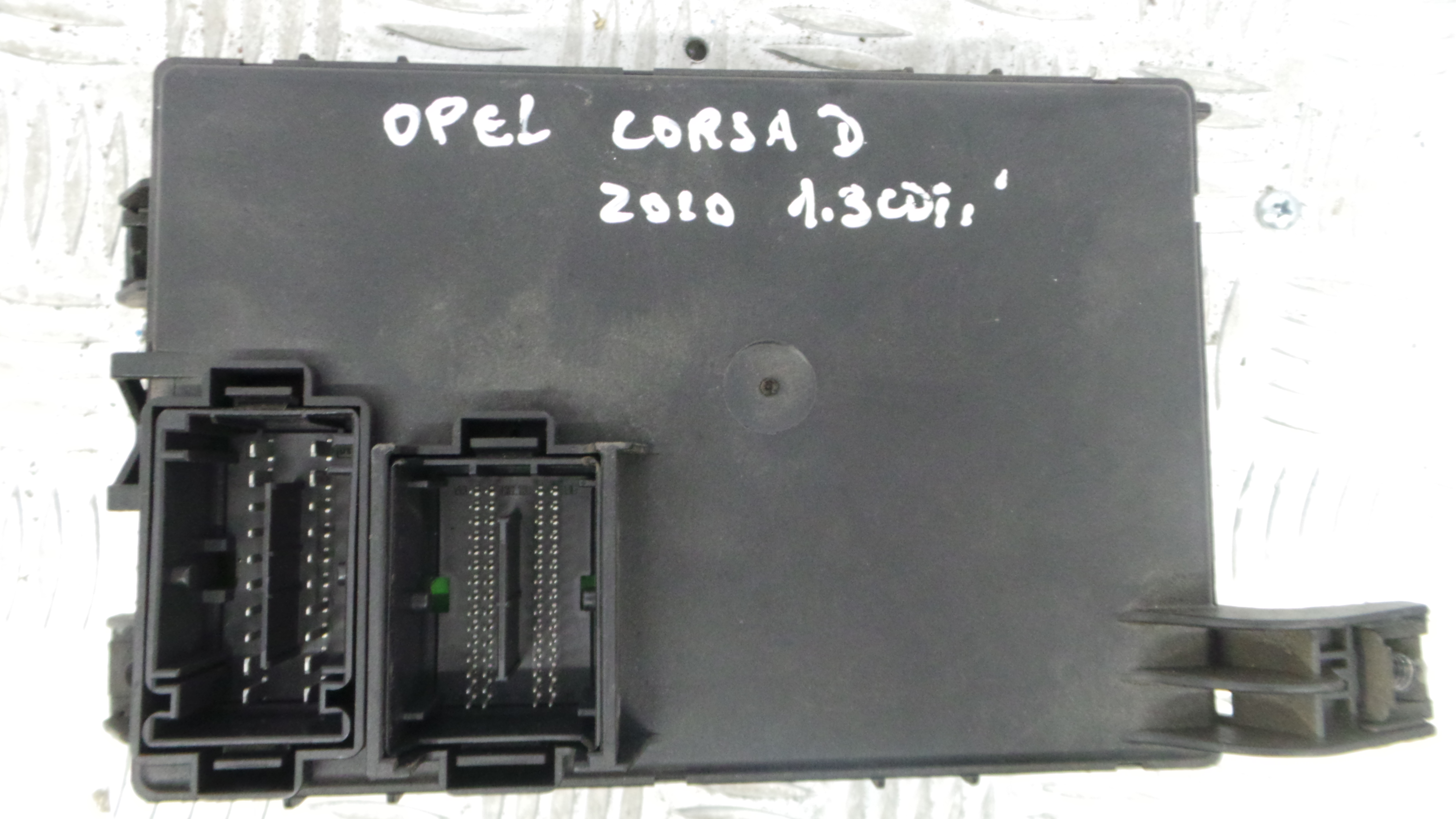 Caixa dos Fusíveis / BSI / UCH / SAM 13142241 - OPEL CORSA D (S07)-33150669