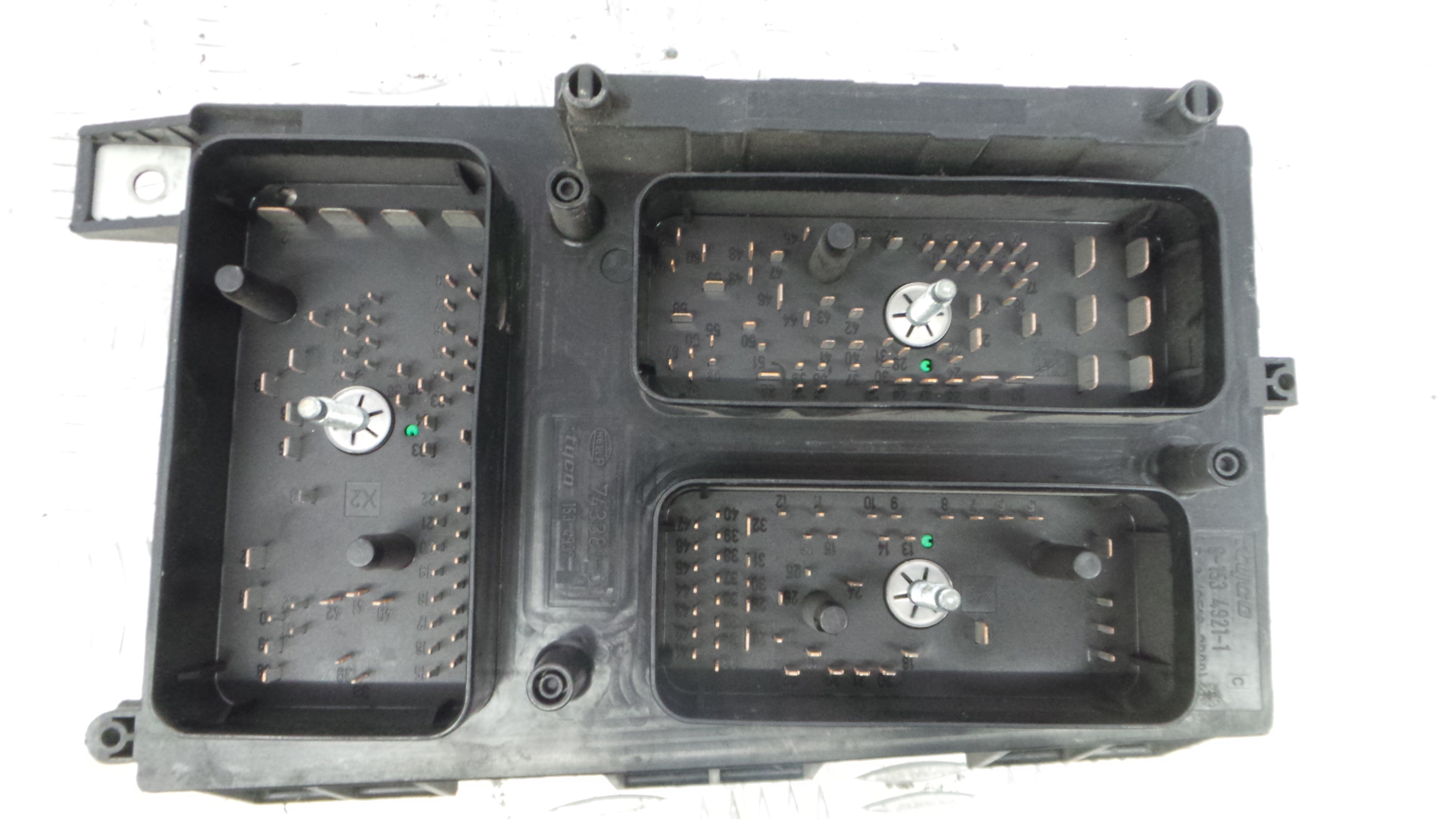 Caixa dos Fusíveis / BSI / UCH / SAM 13145039 - OPEL ASTRA H (A04)-33150687