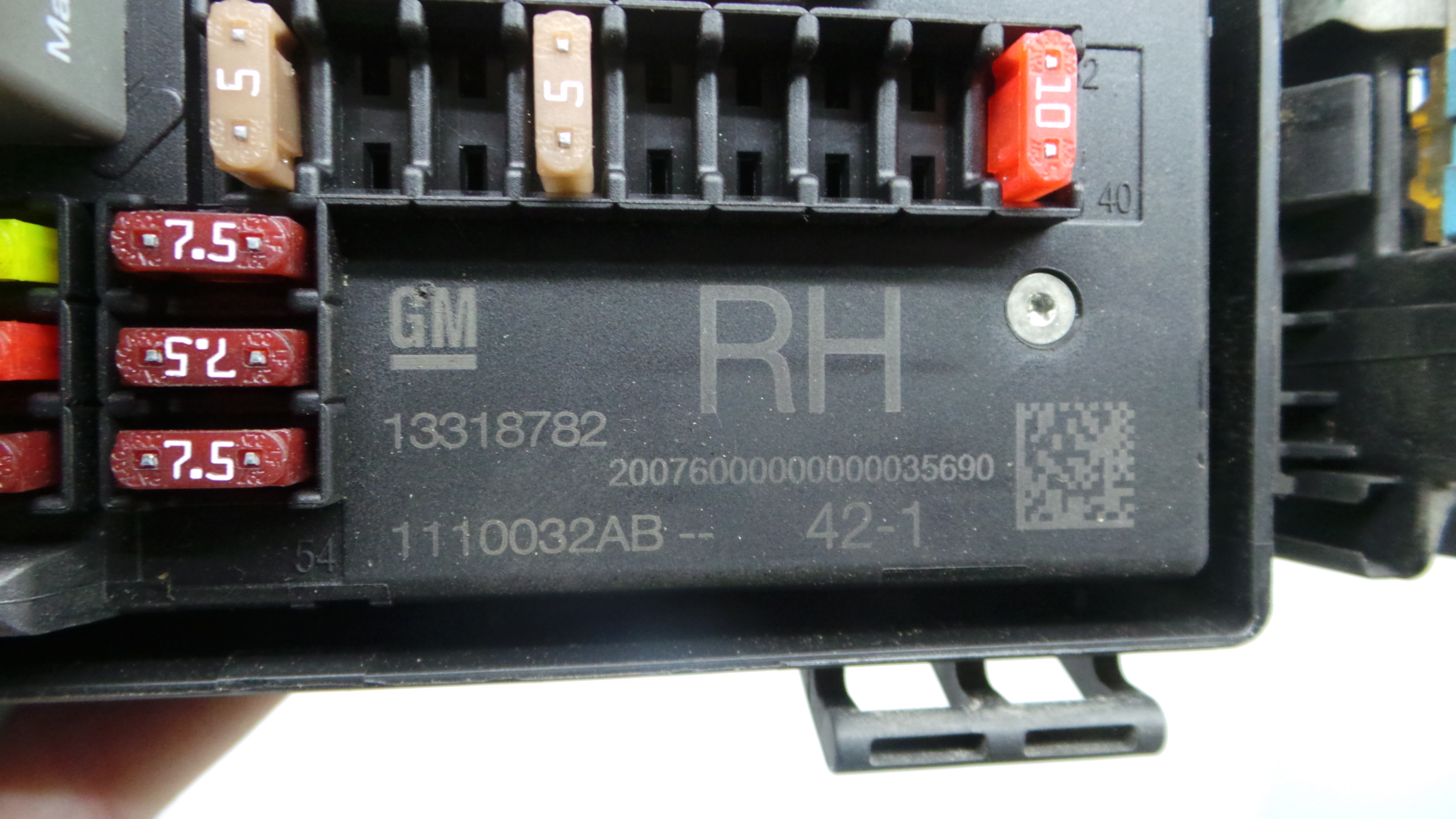 Caixa dos Fusíveis / BSI / UCH / SAM 13318782 - OPEL ASTRA J (P10)-33150690