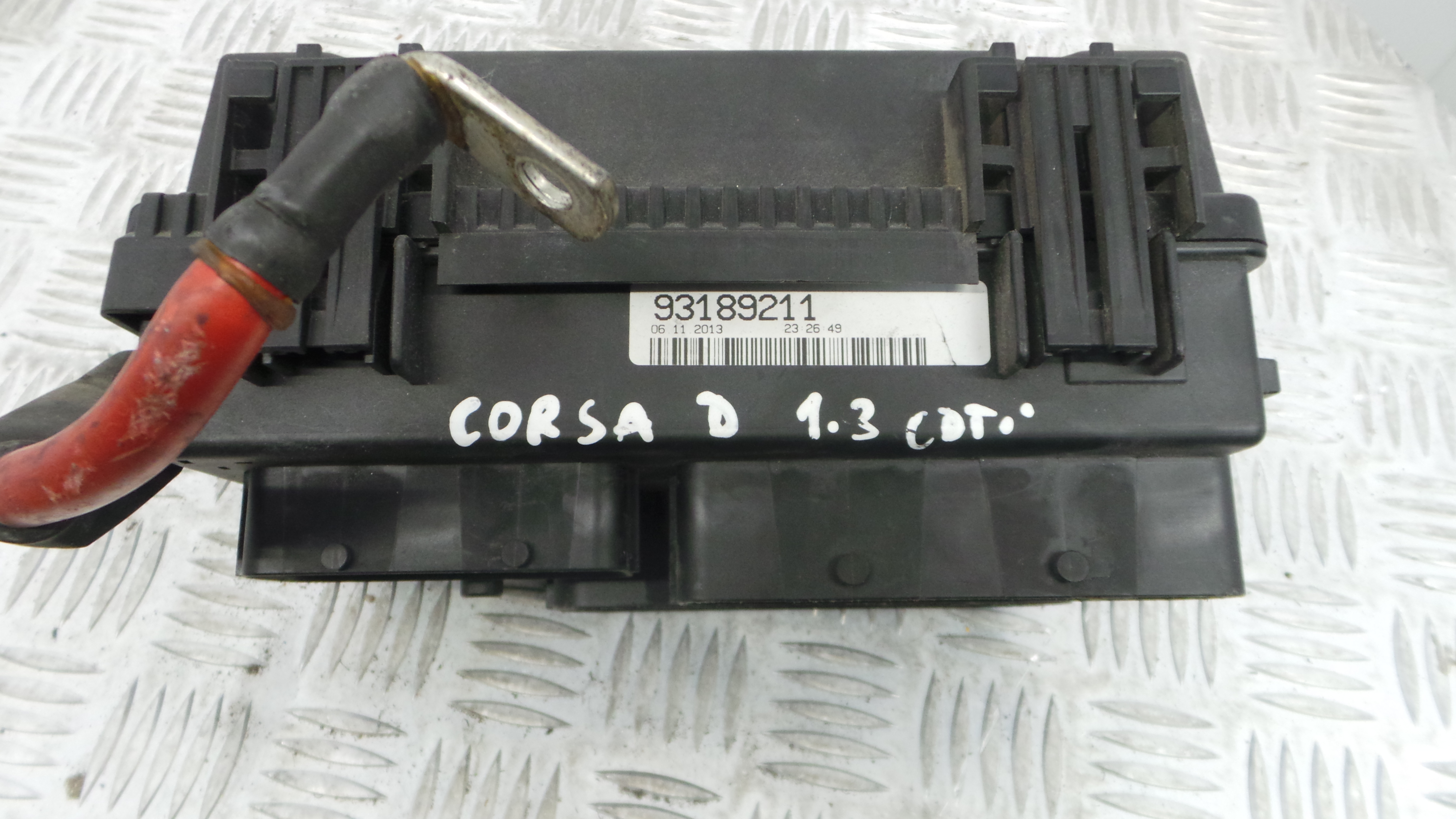 Caixa dos Fusíveis / BSI / UCH / SAM 93189211 - OPEL CORSA D (S07)-33150698 Caixa dos Fusíveis / BSI / UCH / SAM 93189211 - OPEL CORSA D (S07)-33150698