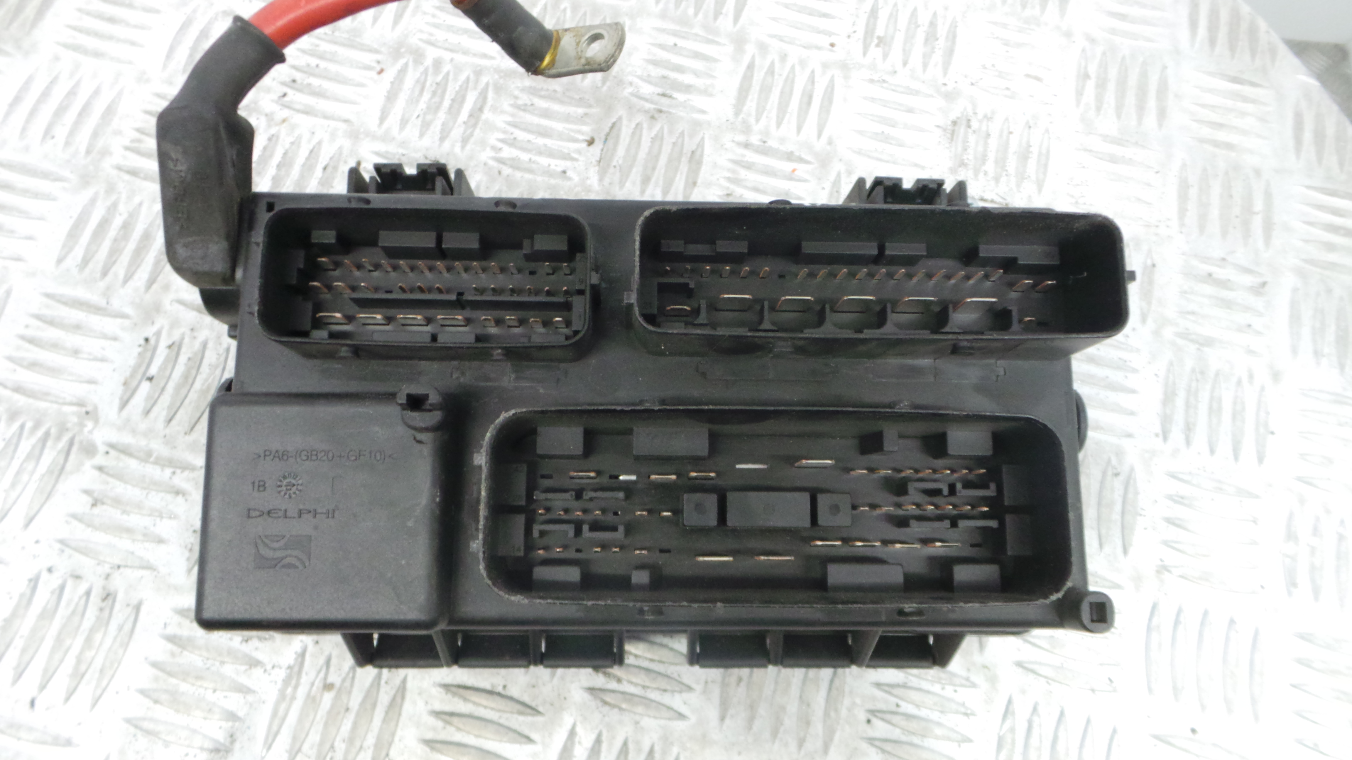 Caixa dos Fusíveis / BSI / UCH / SAM 93189211 - OPEL CORSA D (S07)-33150698