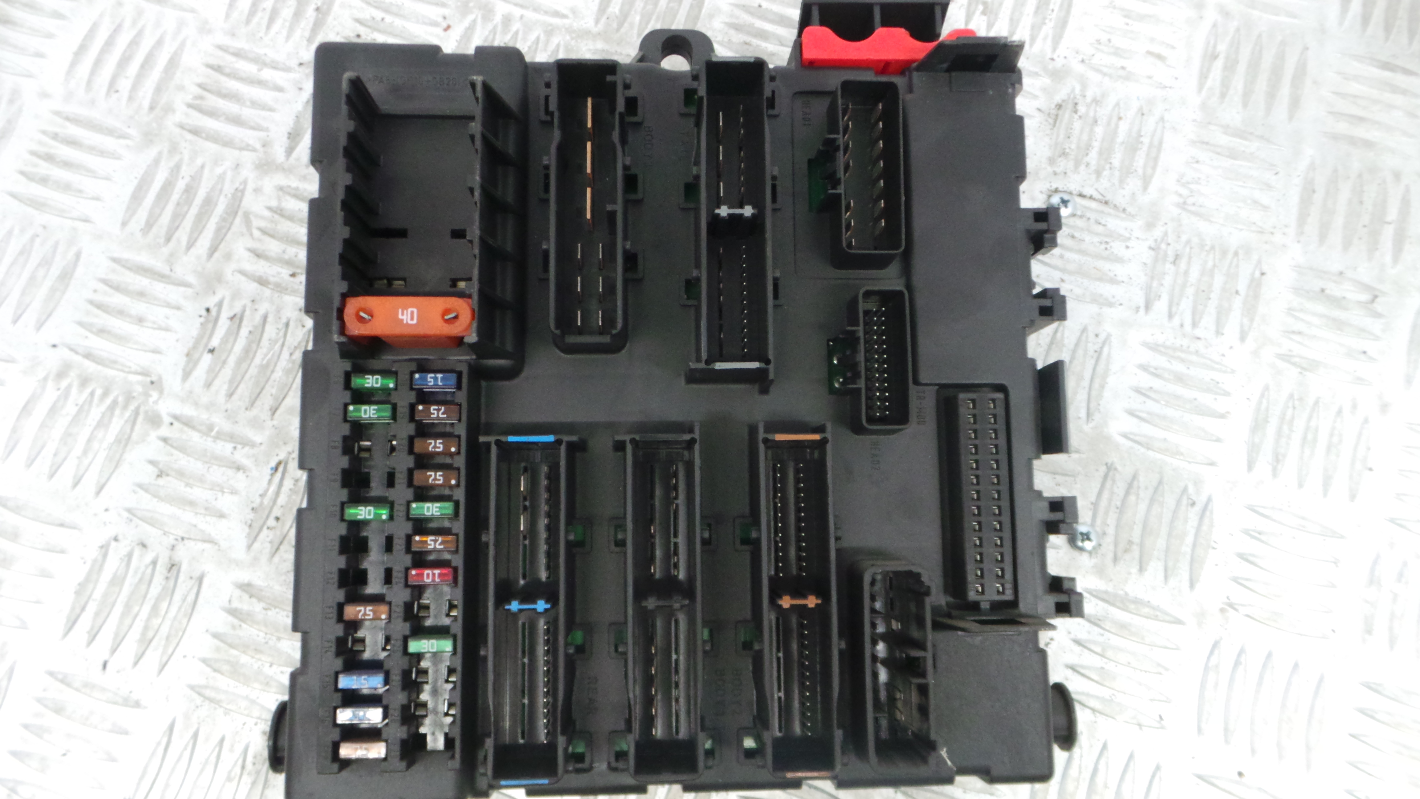 Caixa dos Fusíveis / BSI / UCH / SAM 460023260 - SAAB 9-3 (YS3F, E79, D79, D75)-33150700