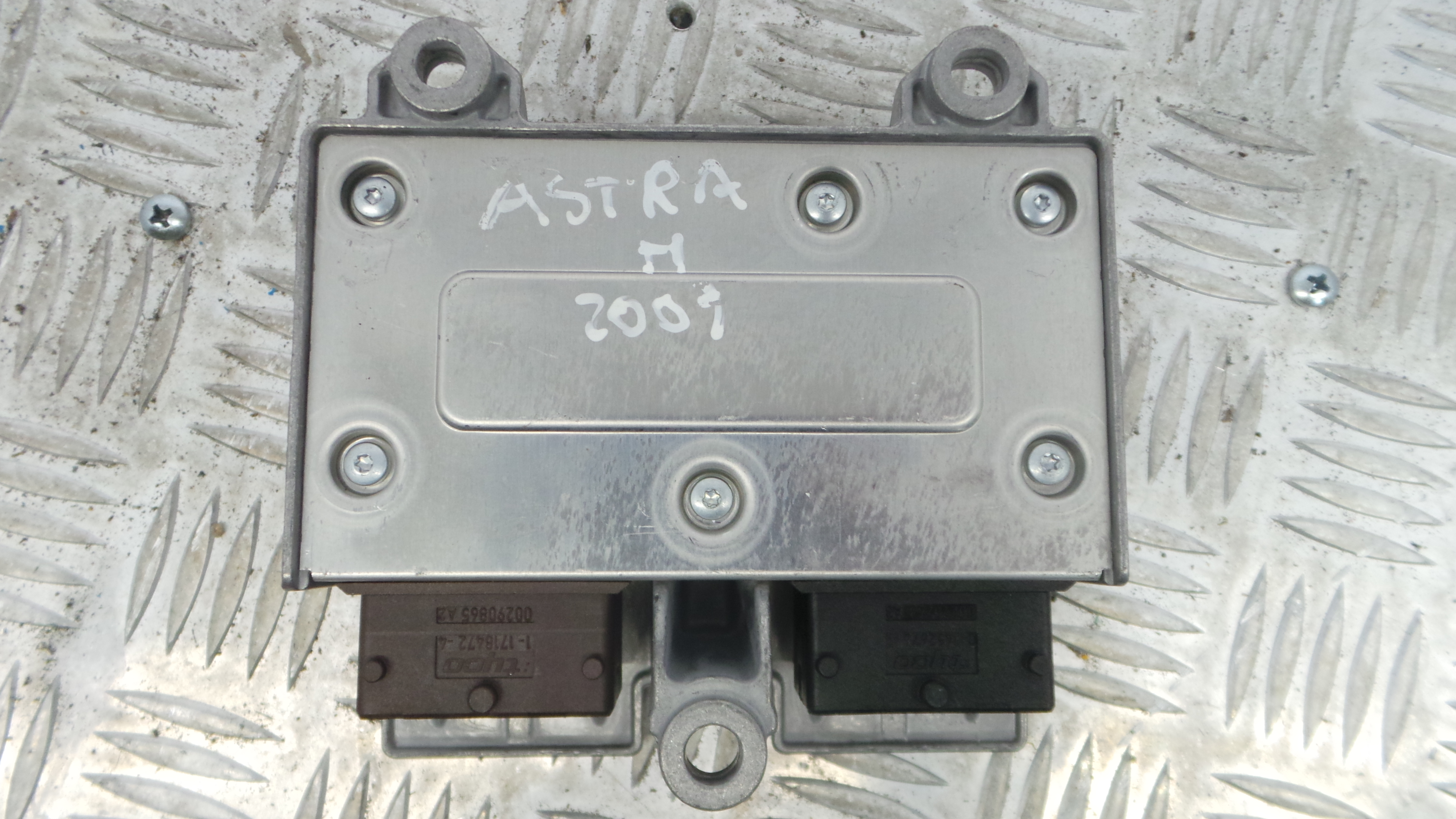 Centralina de Airbags 13188854 - OPEL ASTRA H (A04)-33150709 Centralina de Airbags 13188854 - OPEL ASTRA H (A04)-33150709