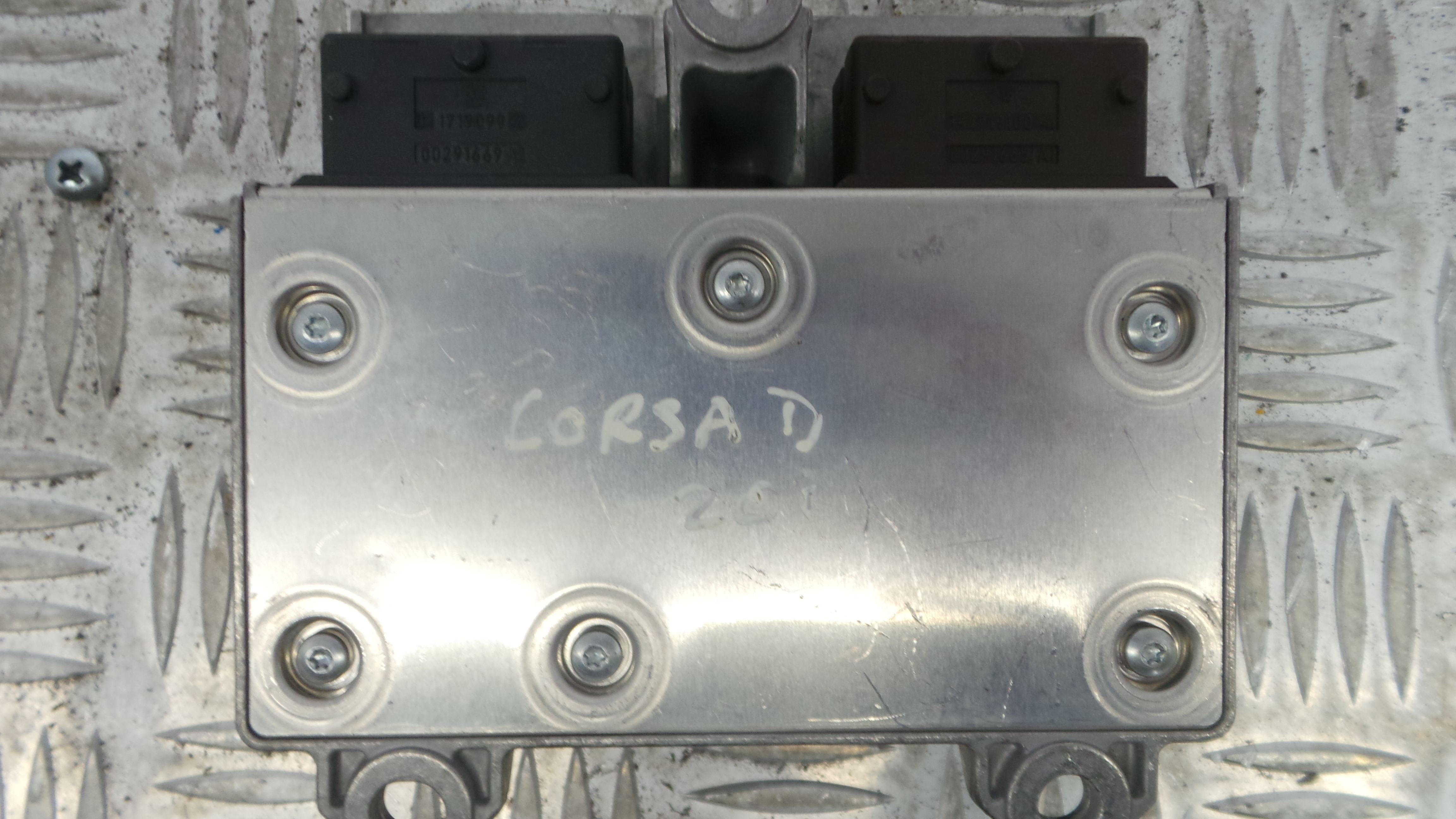 Centralina de Airbags 13379528 - OPEL CORSA D (S07)-33150723 Centralina de Airbags 13379528 - OPEL CORSA D (S07)-33150723