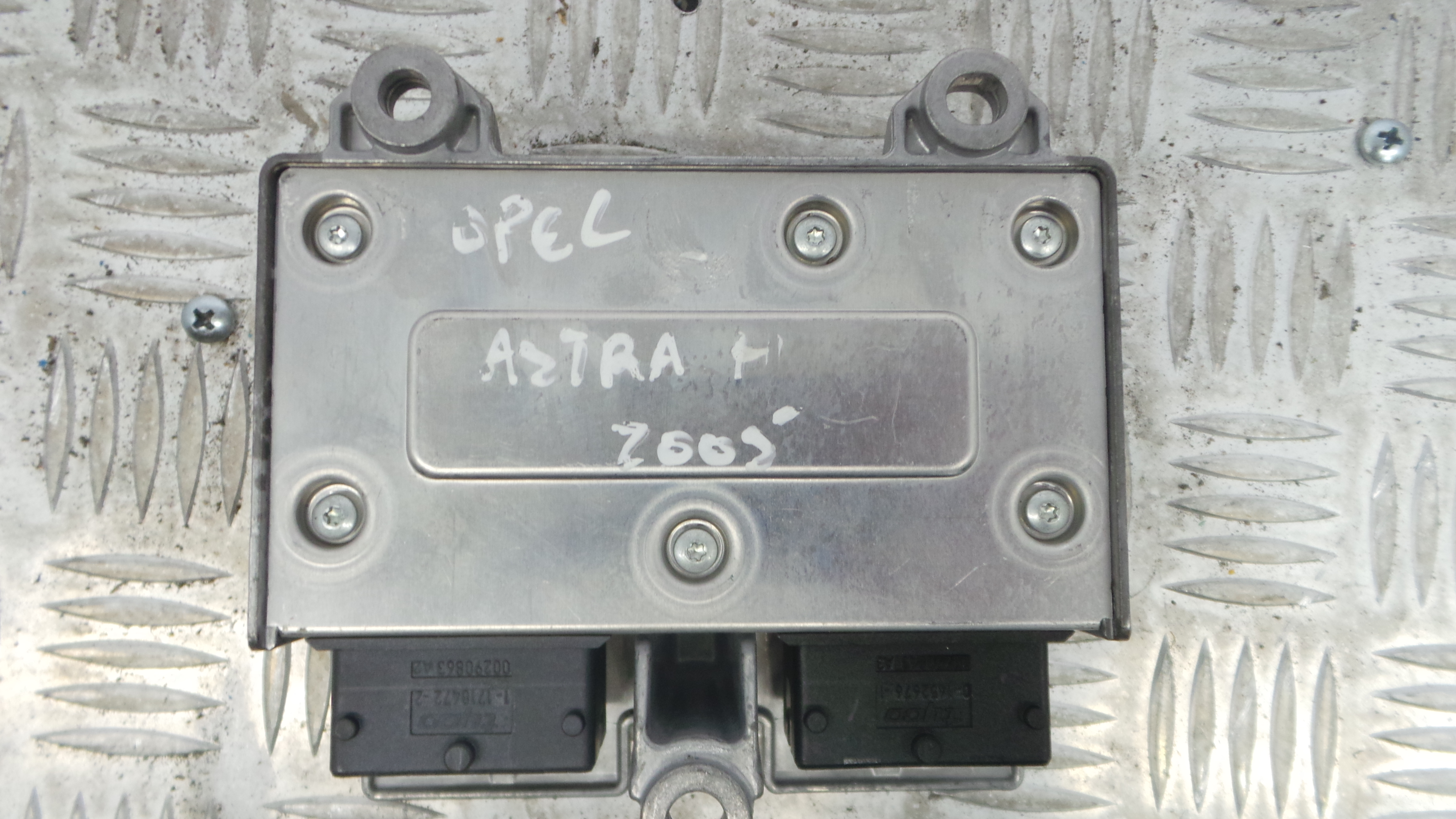 Centralina de Airbags 13188857 - OPEL ASTRA H (A04)-33150725 Centralina de Airbags 13188857 - OPEL ASTRA H (A04)-33150725