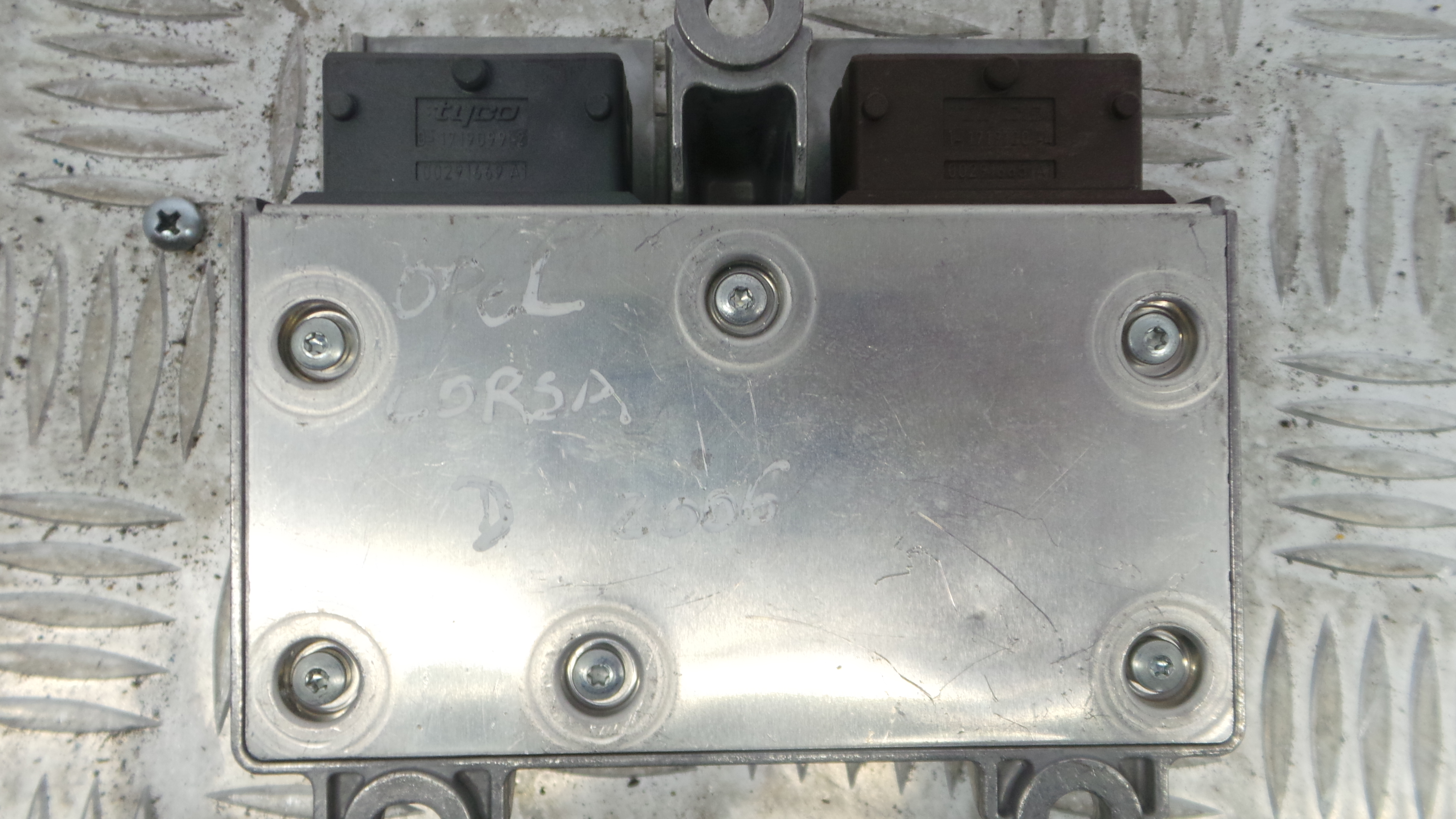 Centralina de Airbags 13187528 - OPEL CORSA D (S07)-33150729