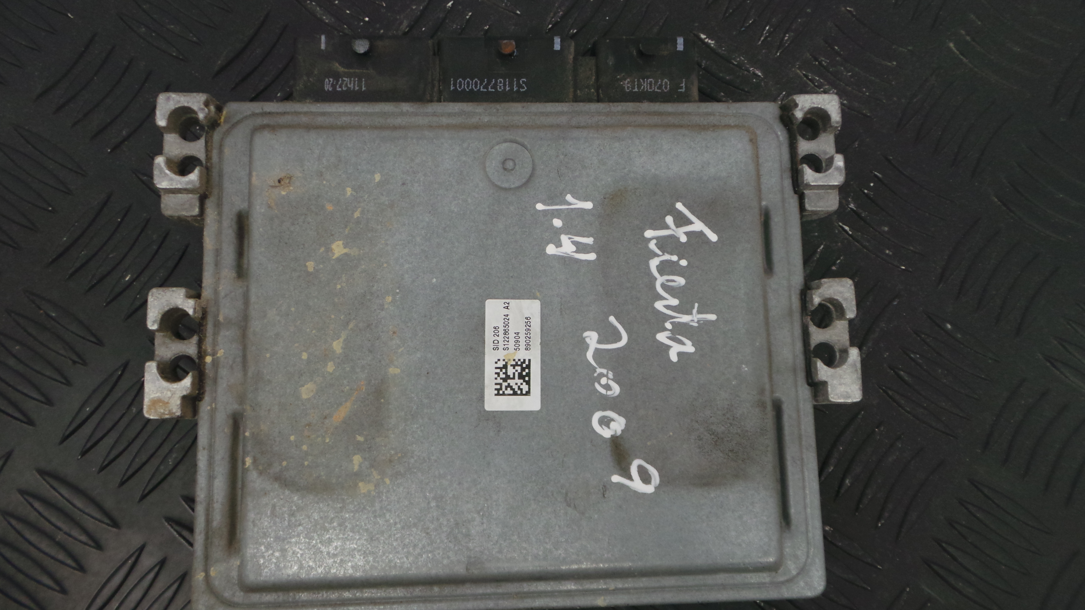 Centralina do Motor 8V21-12A650-EC - FORD FIESTA VI (CB1, CCN)-33151973