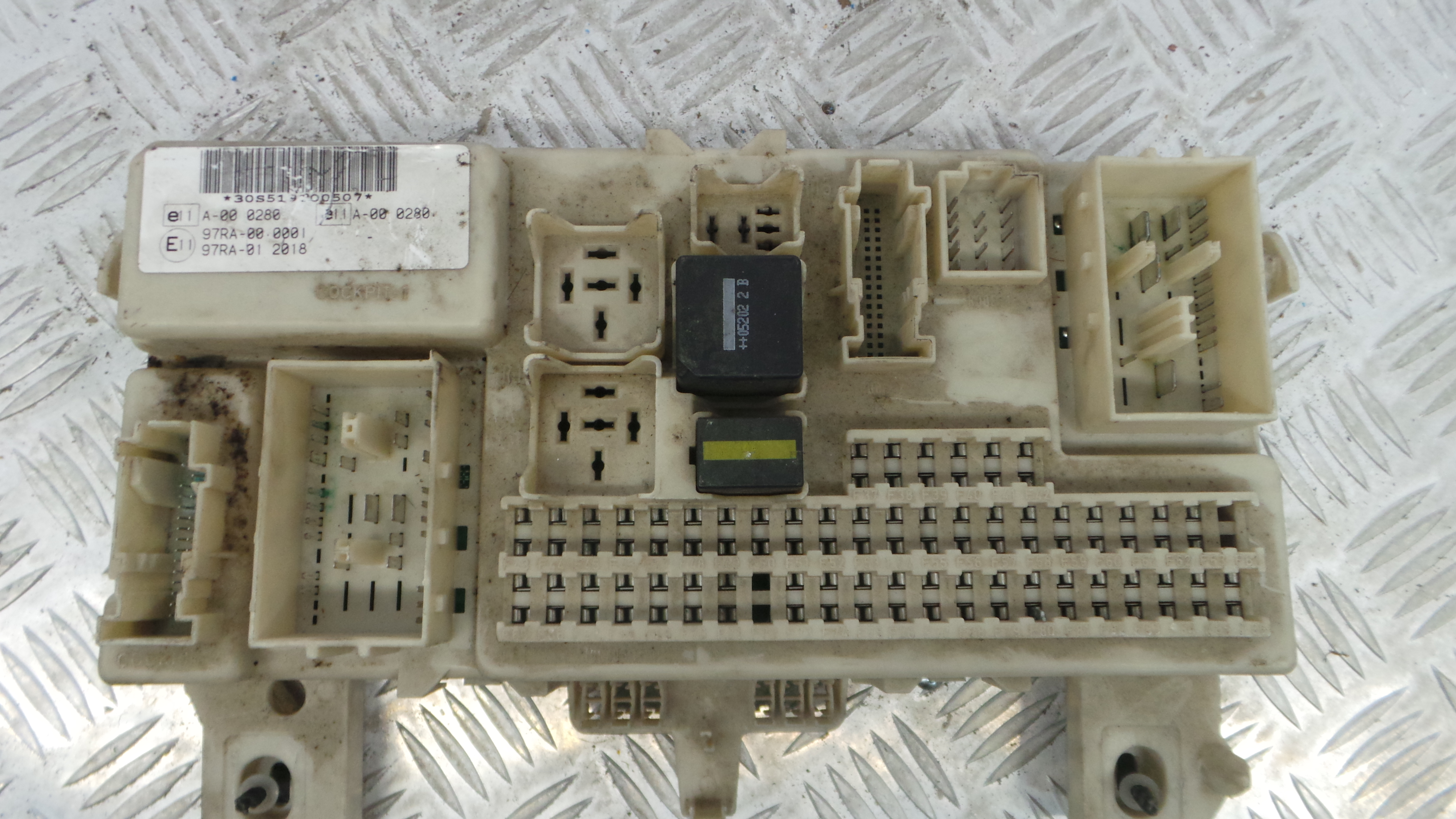 Caixa dos Fusíveis / BSI / UCH / SAM 4M57-14A073-DF - FORD FOCUS C-MAX (DM2)-33152025