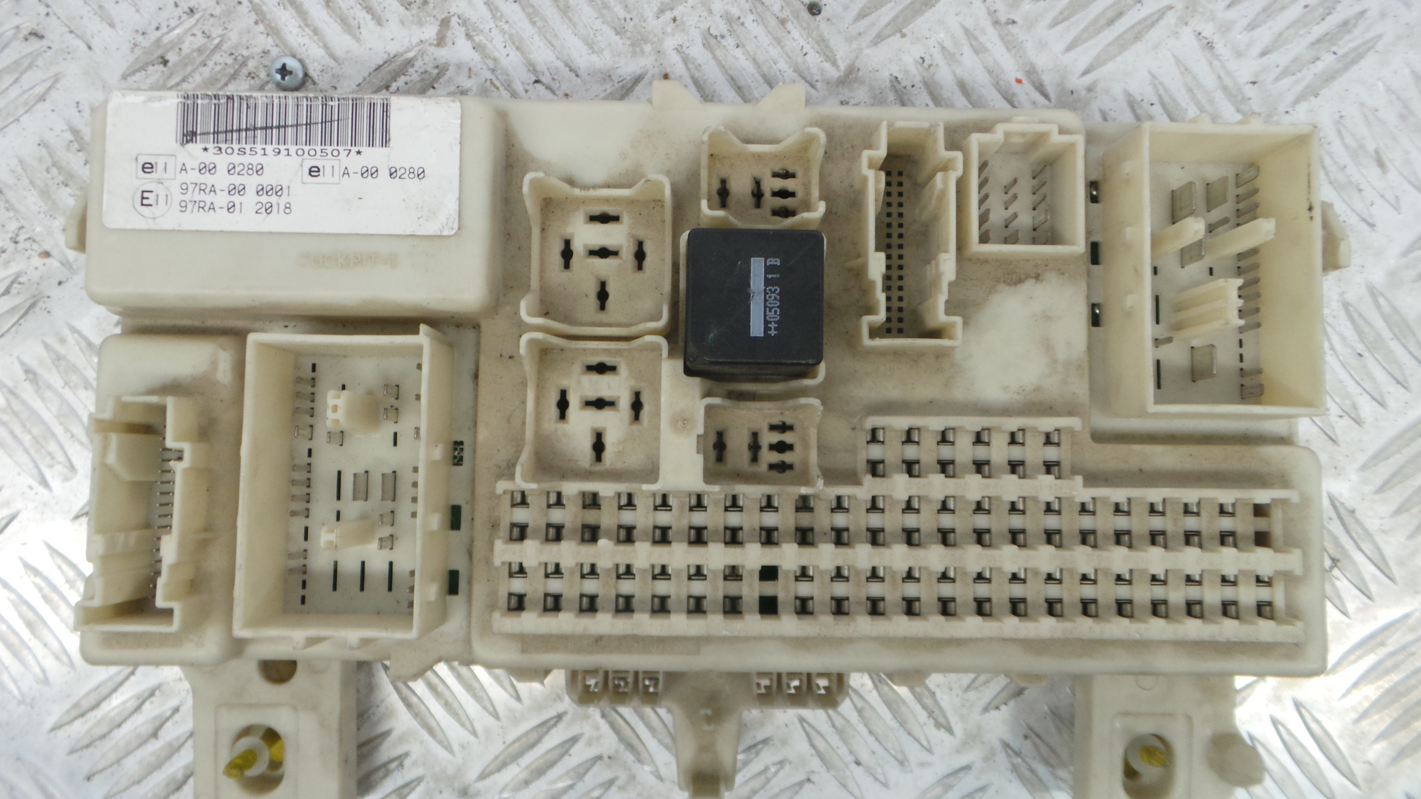 Caixa dos Fusíveis / BSI / UCH / SAM 4M57-14A073-DF - FORD FOCUS II (DA_, HCP, DP)-33152028