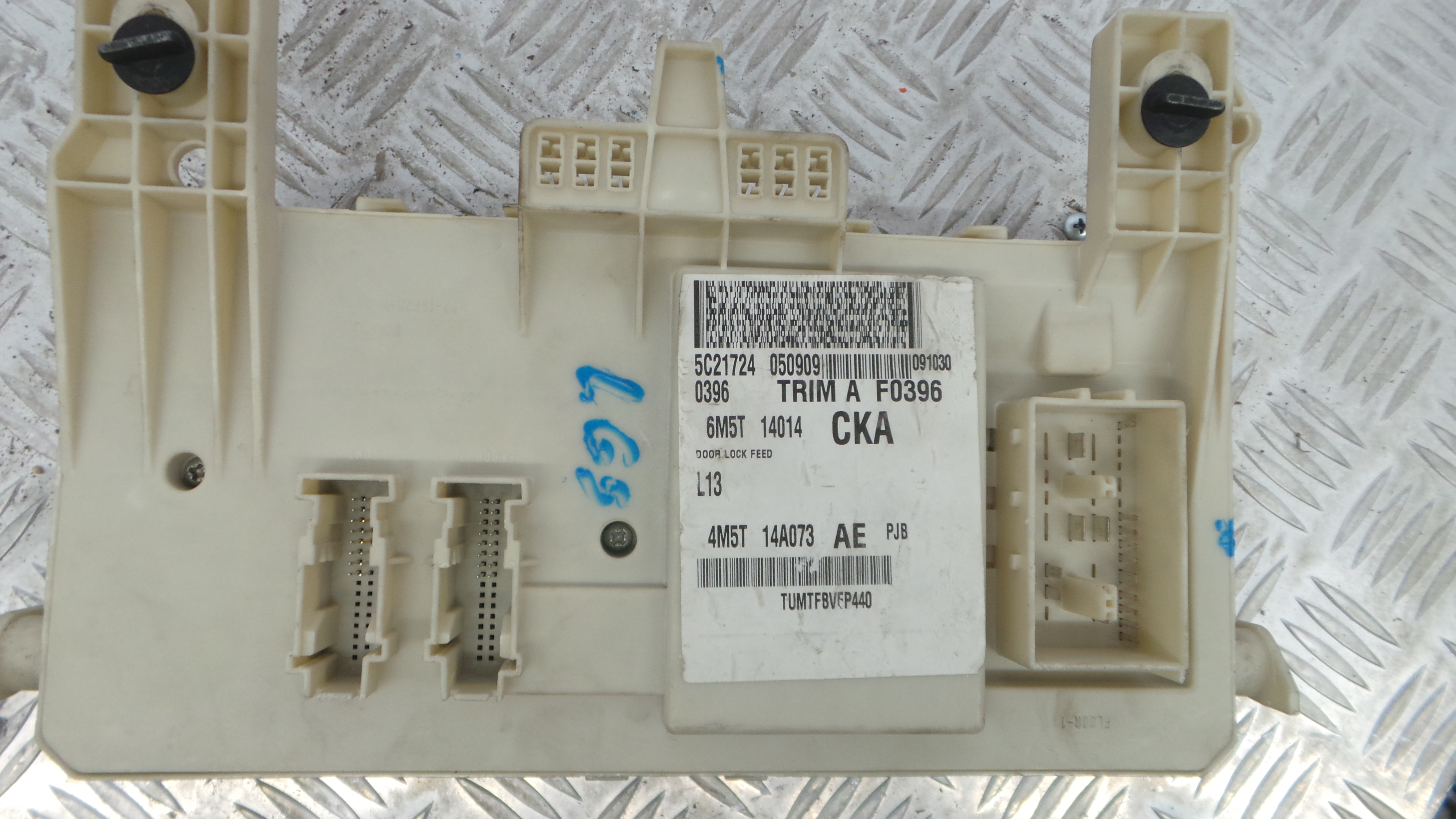 Caixa dos Fusíveis / BSI / UCH / SAM 4M5T-14A073-AF - FORD FOCUS II (DA_, HCP, DP)-33152031 Caixa dos Fusíveis / BSI / UCH / SAM 4M5T-14A073-AF - FORD FOCUS II (DA_, HCP, DP)-33152031