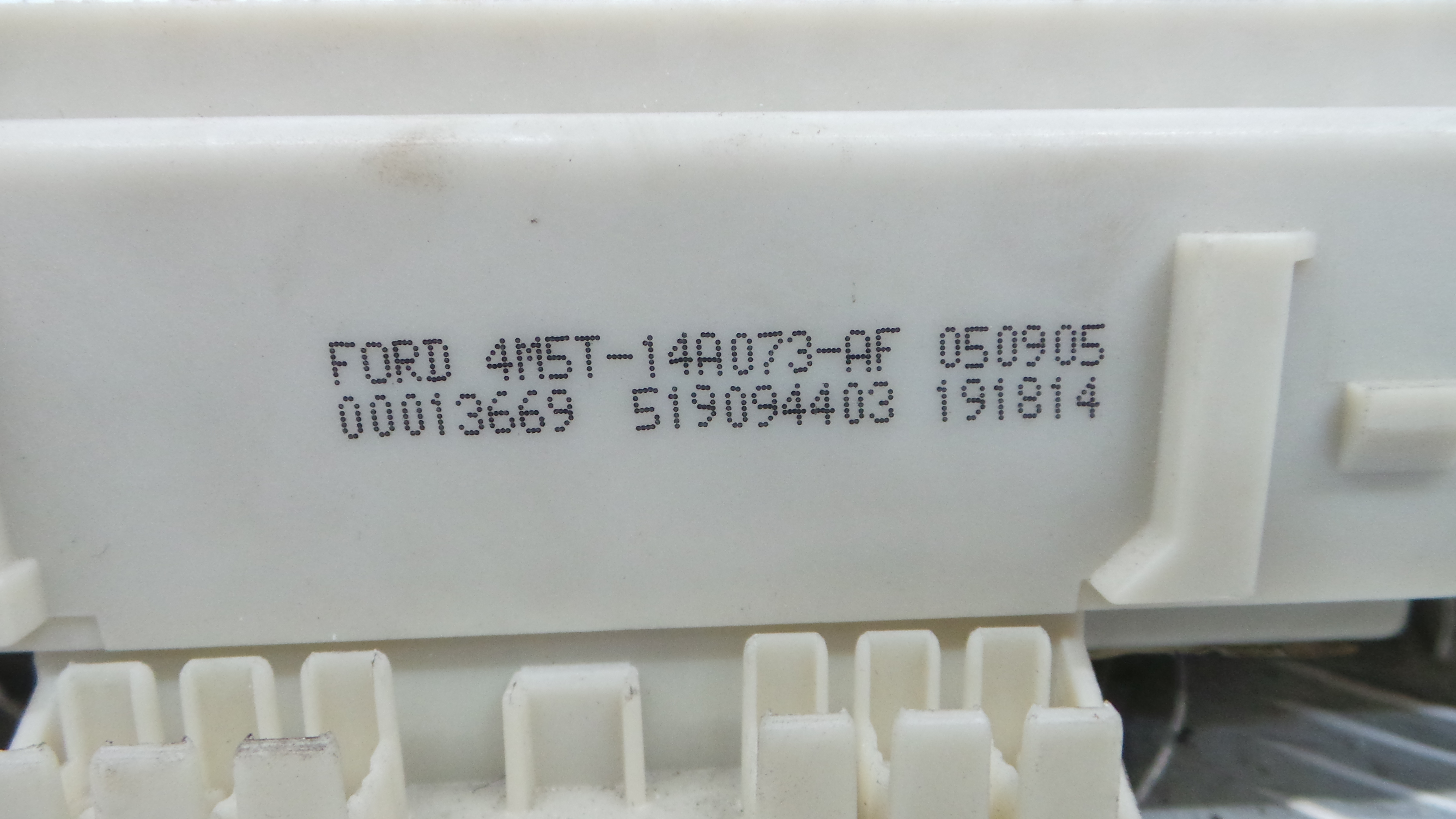 Caixa dos Fusíveis / BSI / UCH / SAM 4M5T-14A073-AF - FORD FOCUS II (DA_, HCP, DP)-33152031