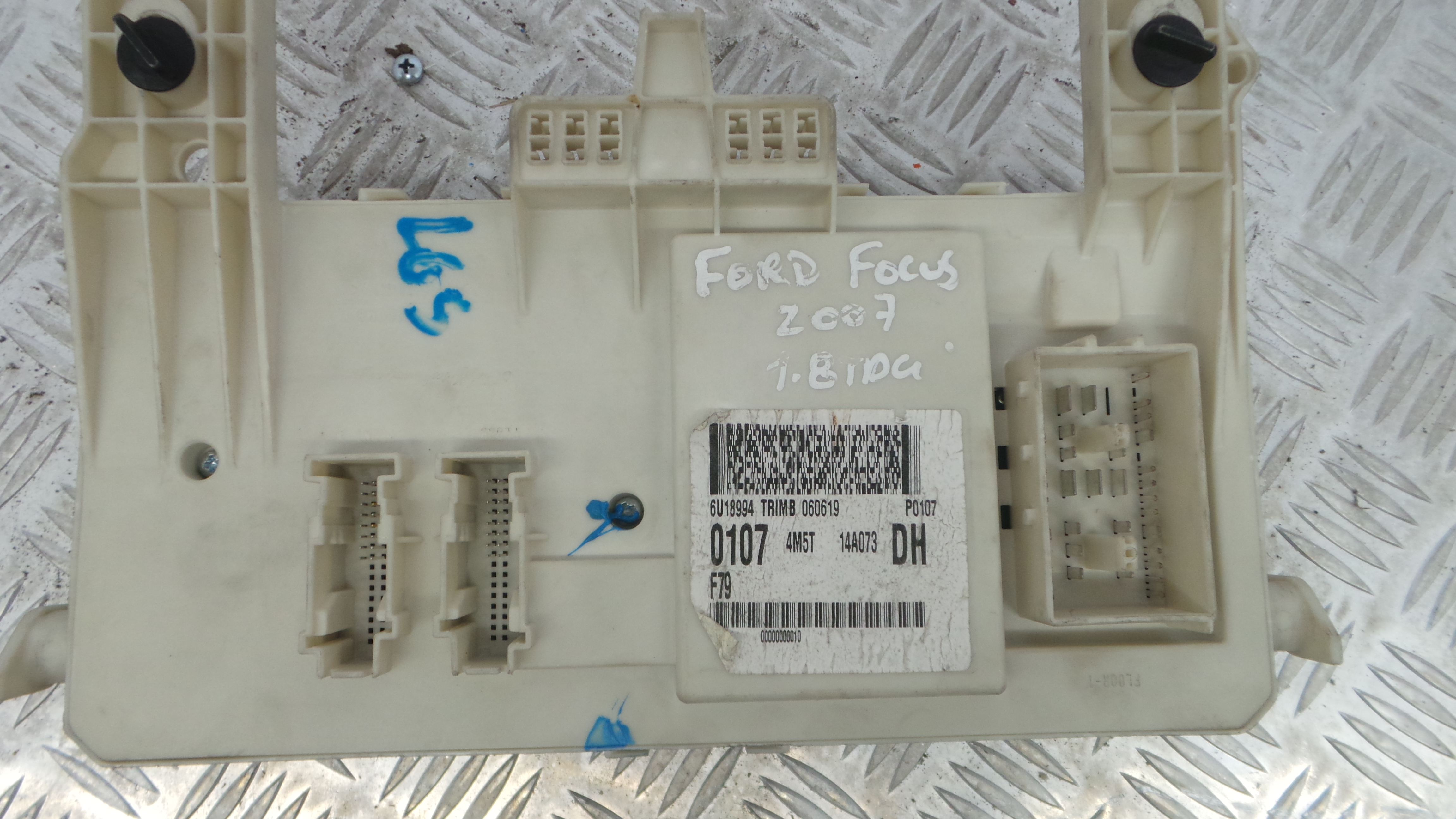 Caixa dos Fusíveis / BSI / UCH / SAM 4M57-14A073-DH - FORD FOCUS II (DA_, HCP, DP)-33152034 Caixa dos Fusíveis / BSI / UCH / SAM 4M57-14A073-DH - FORD FOCUS II (DA_, HCP, DP)-33152034