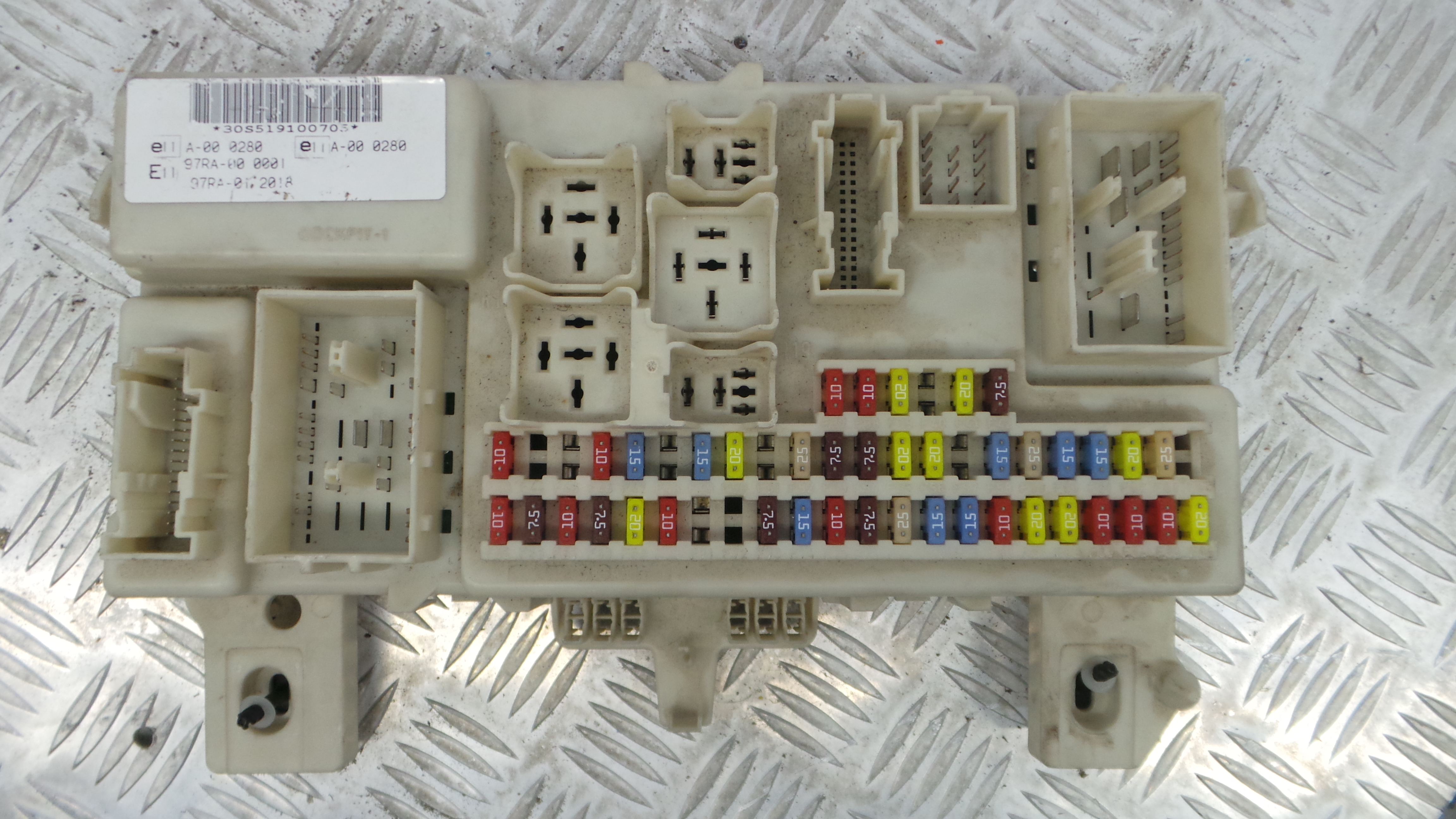 Caixa dos Fusíveis / BSI / UCH / SAM 4M57-14A073-DH - FORD FOCUS II (DA_, HCP, DP)-33152034