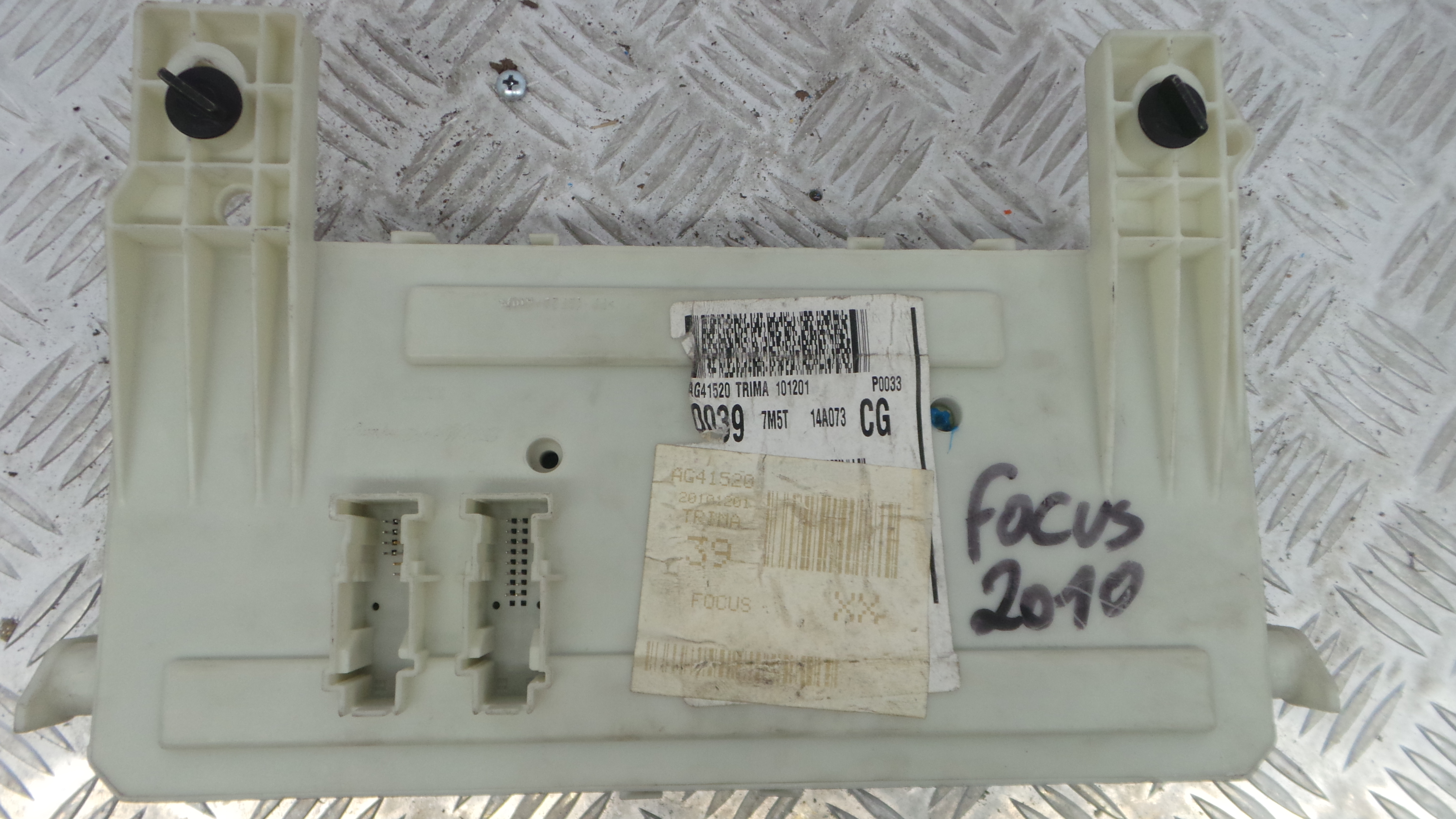 Caixa dos Fusíveis / BSI / UCH / SAM 7M57-14A073-CG - FORD FOCUS III-33152037