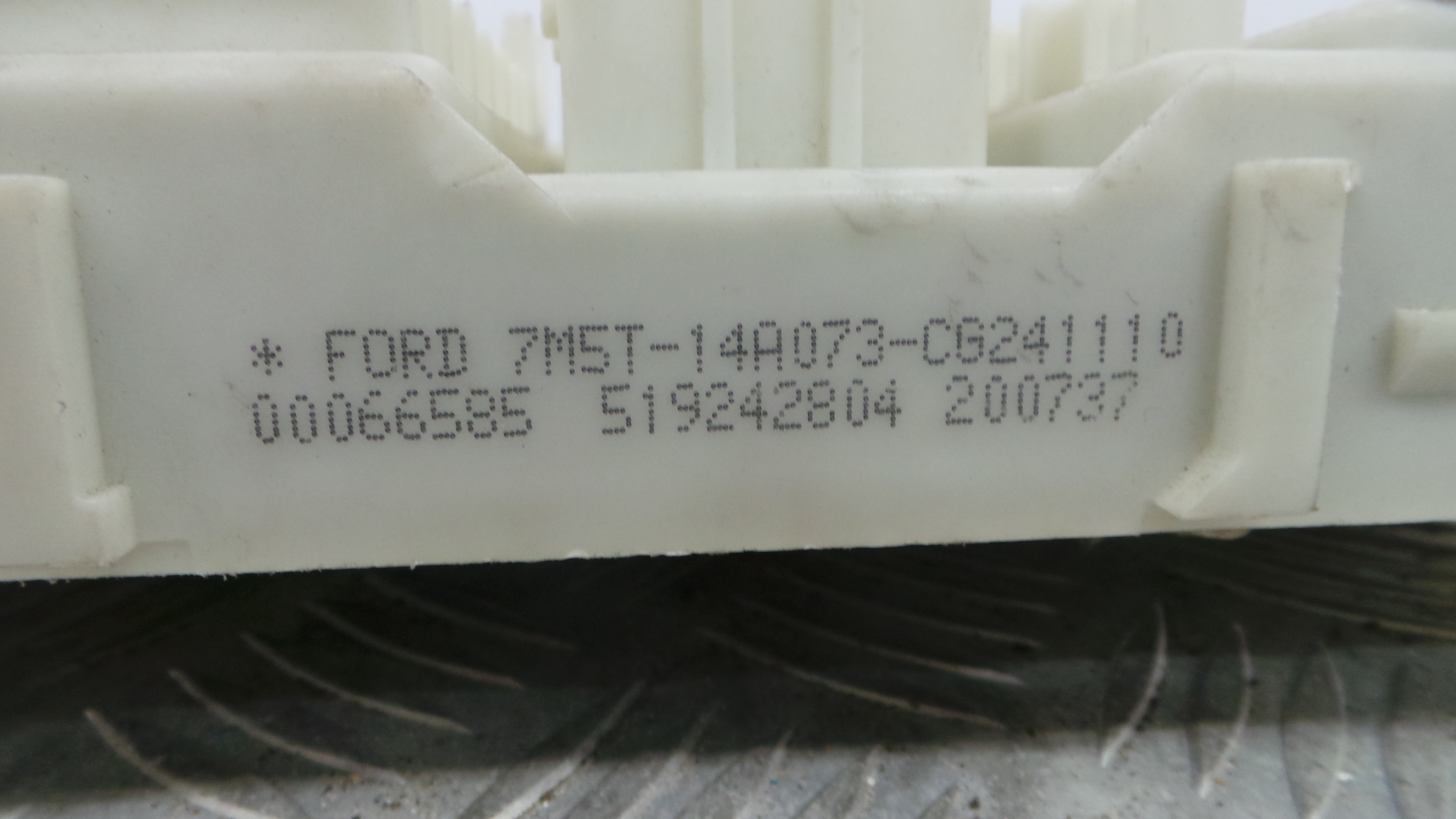 Caixa dos Fusíveis / BSI / UCH / SAM 7M57-14A073-CG - FORD FOCUS III-33152037