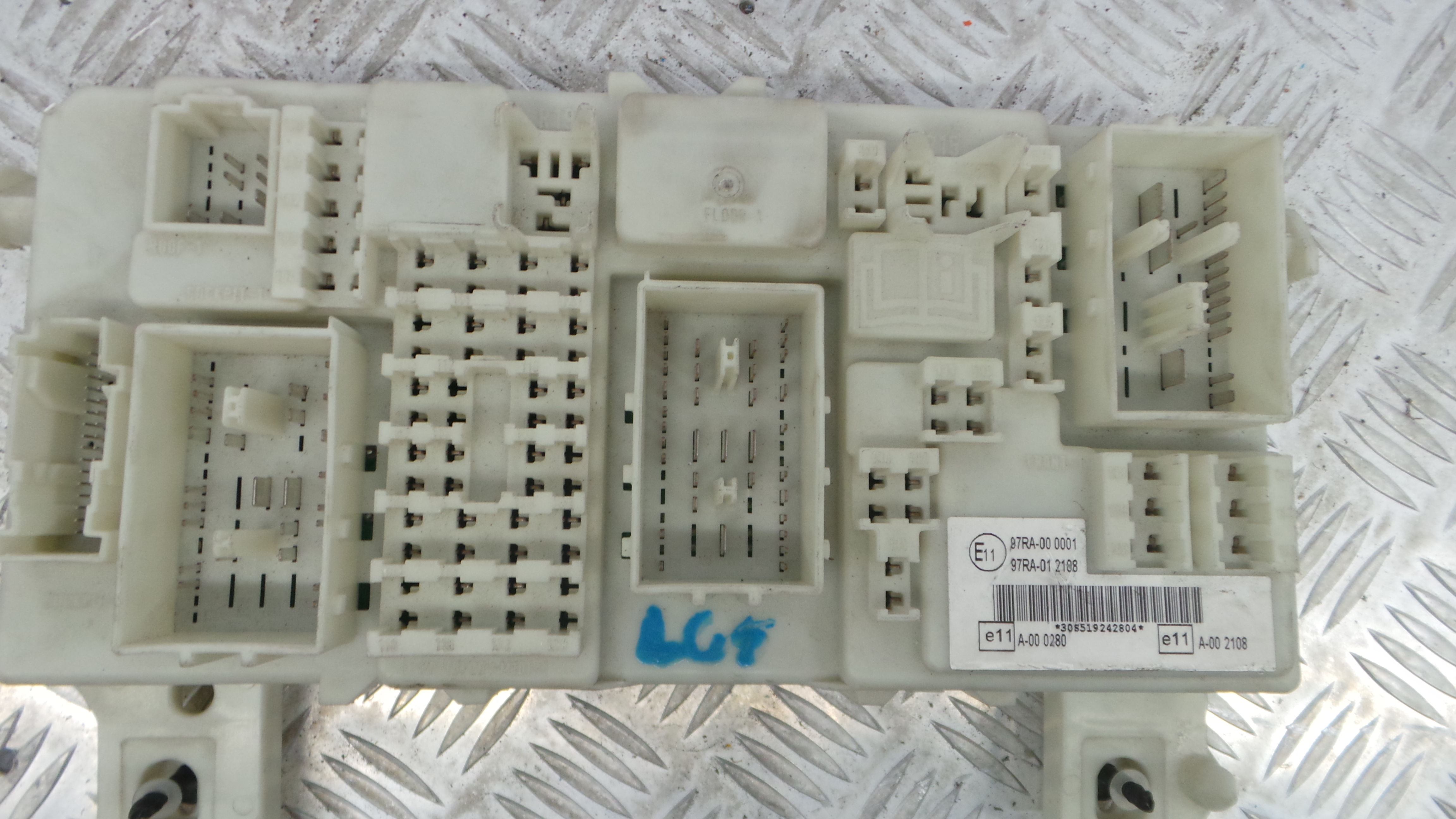 Caixa dos Fusíveis / BSI / UCH / SAM 7M57-14A073-CG - FORD FOCUS III-33152037