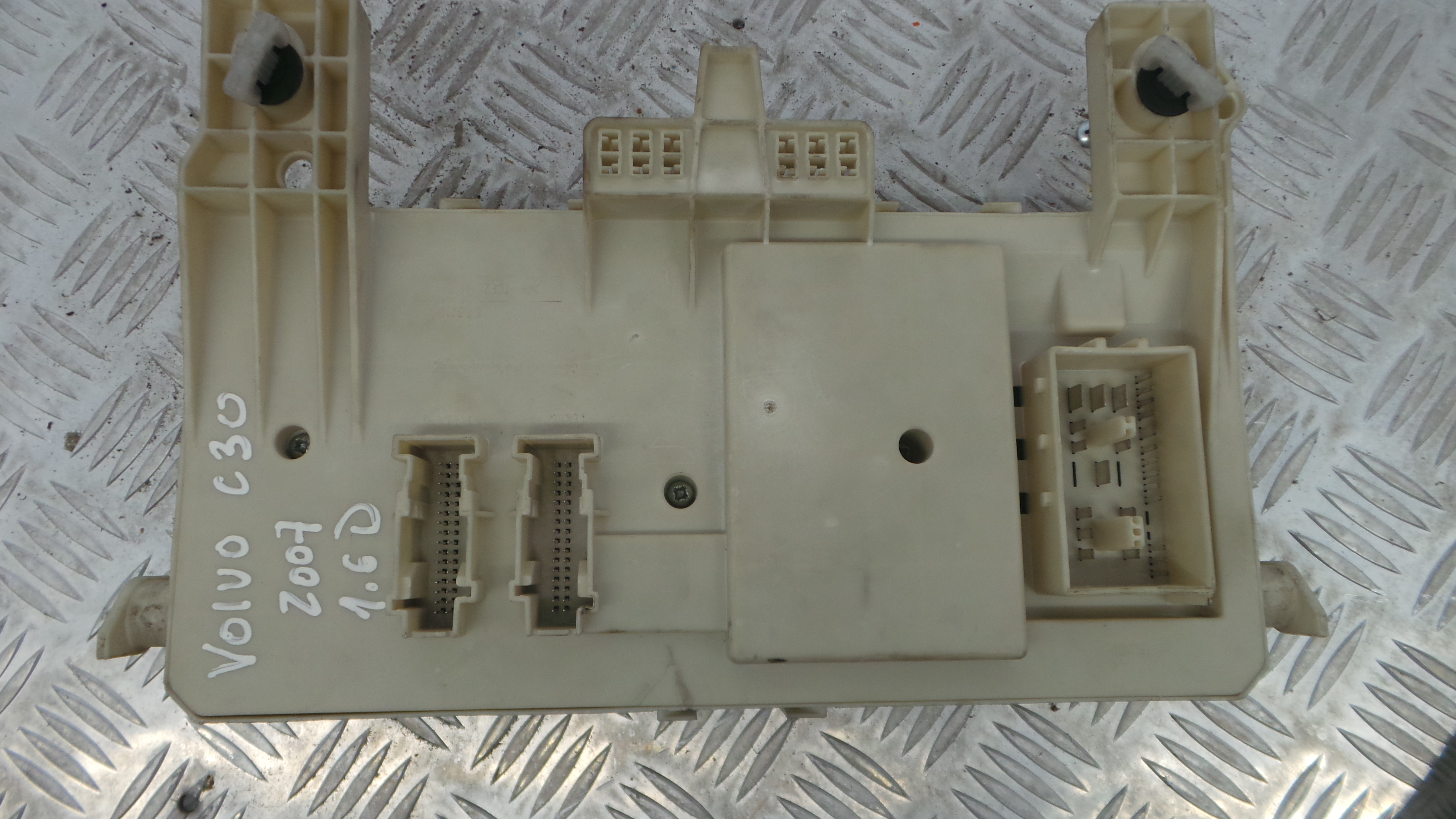 Caixa dos Fusíveis / BSI / UCH / SAM 31254317 - VOLVO C30 (533)-33152040