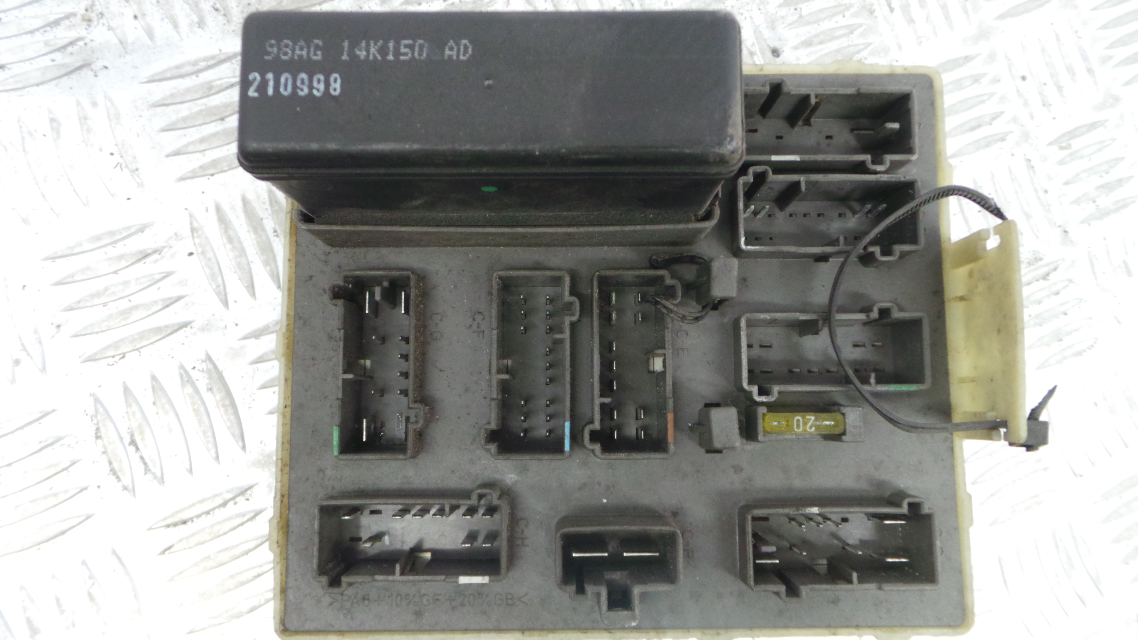 Caixa dos Fusíveis / BSI / UCH / SAM 98AG14A073AE - FORD FOCUS I (DAW, DBW)-33152056 Caixa dos Fusíveis / BSI / UCH / SAM 98AG14A073AE - FORD FOCUS I (DAW, DBW)-33152056