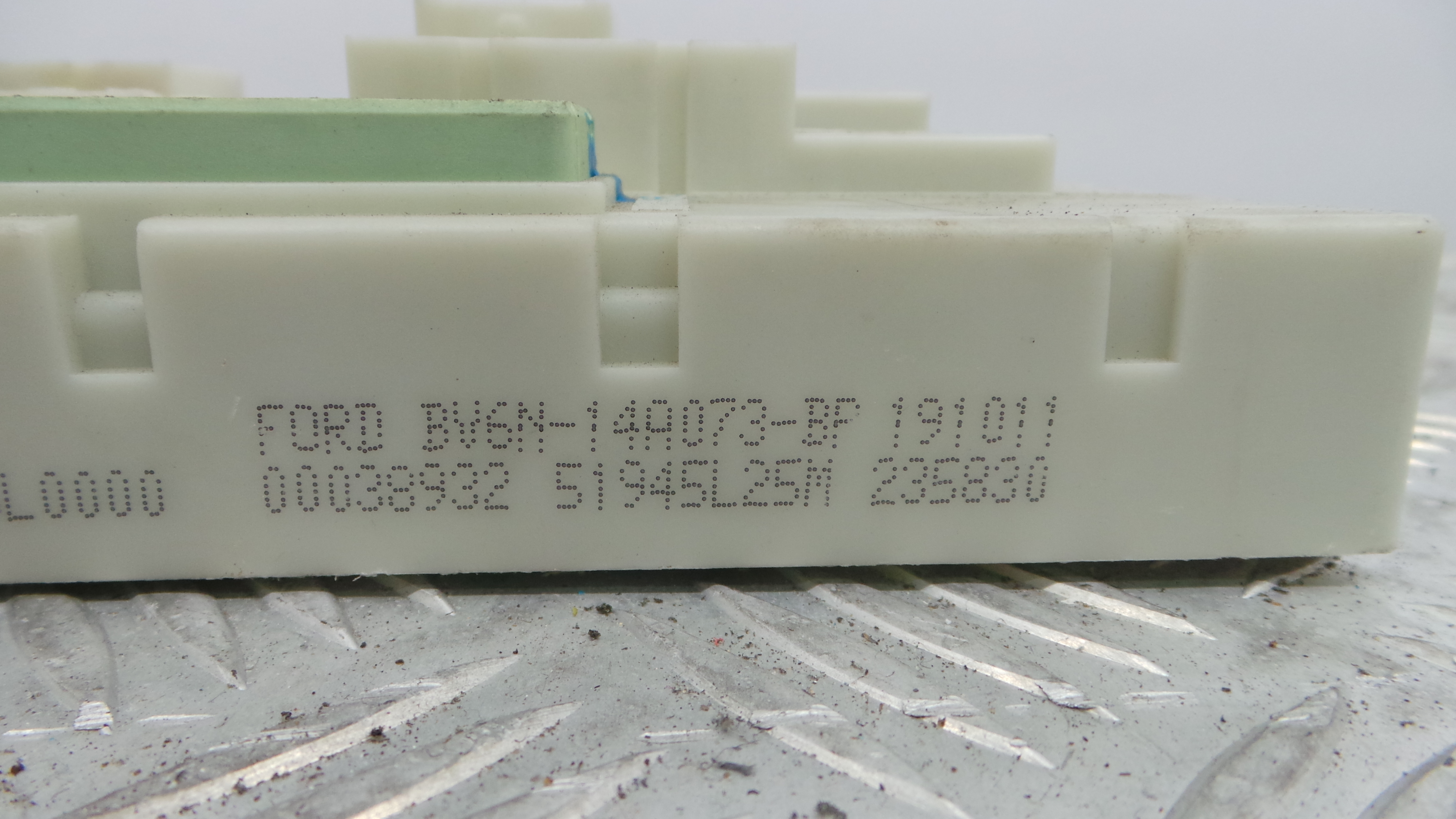 Caixa dos Fusíveis / BSI / UCH / SAM BV6N-14A073-BP - FORD FOCUS III-33152062