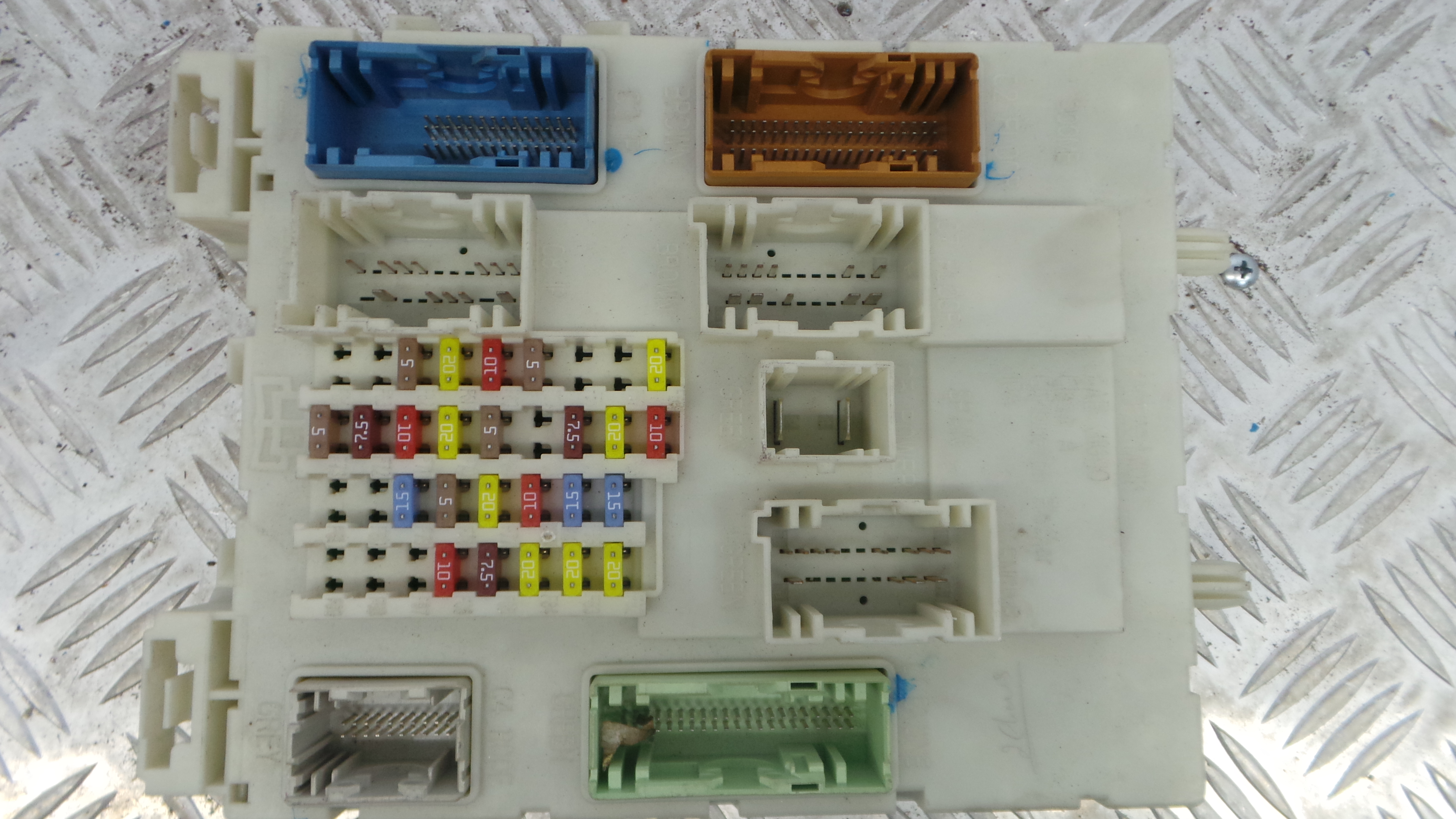 Caixa dos Fusíveis / BSI / UCH / SAM BV6N-14A073-BP - FORD FOCUS III-33152062