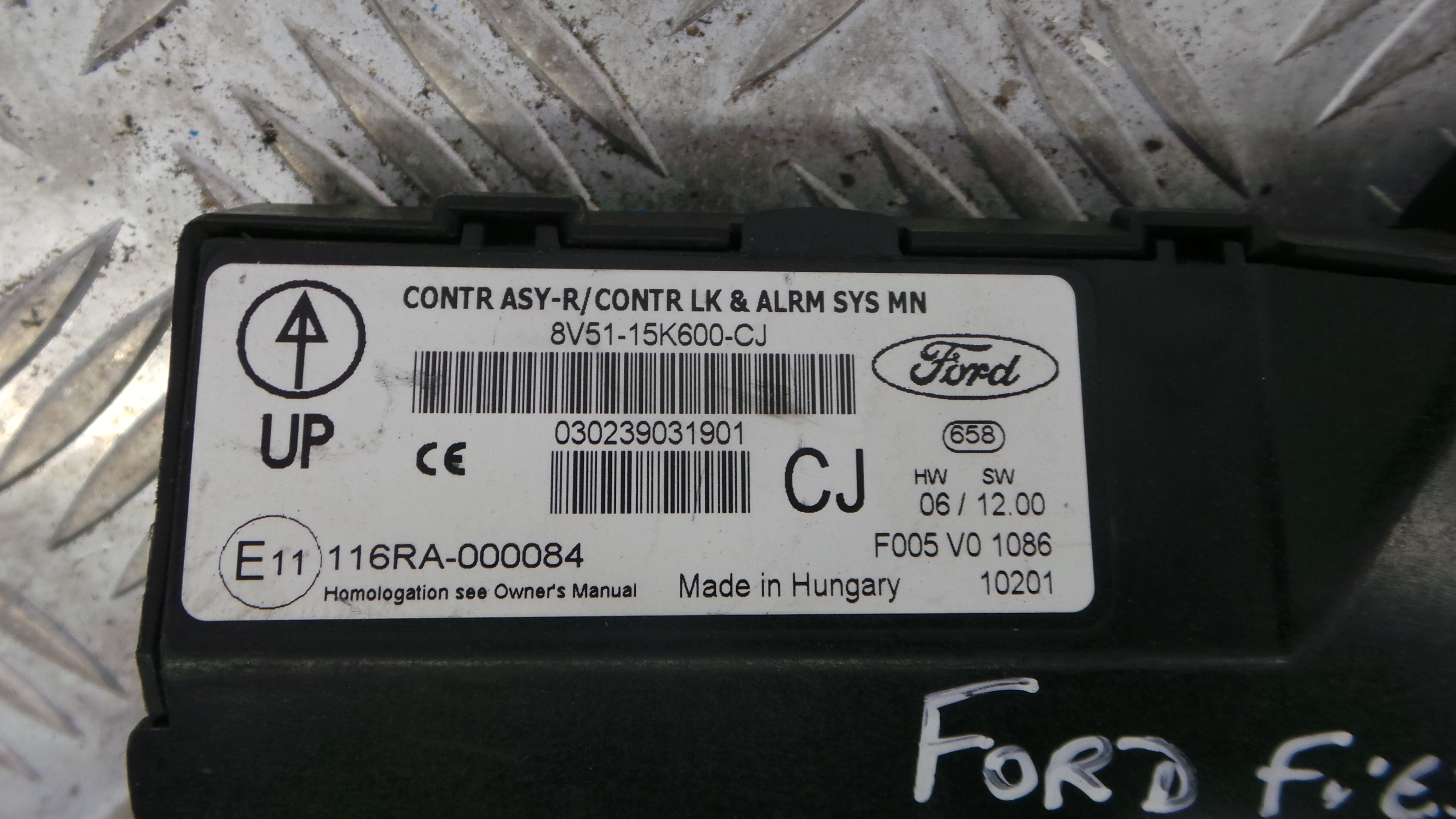 Centralina do Fecho Central 8V51-15K600-CJ - FORD FIESTA VI (CB1, CCN)-33152065