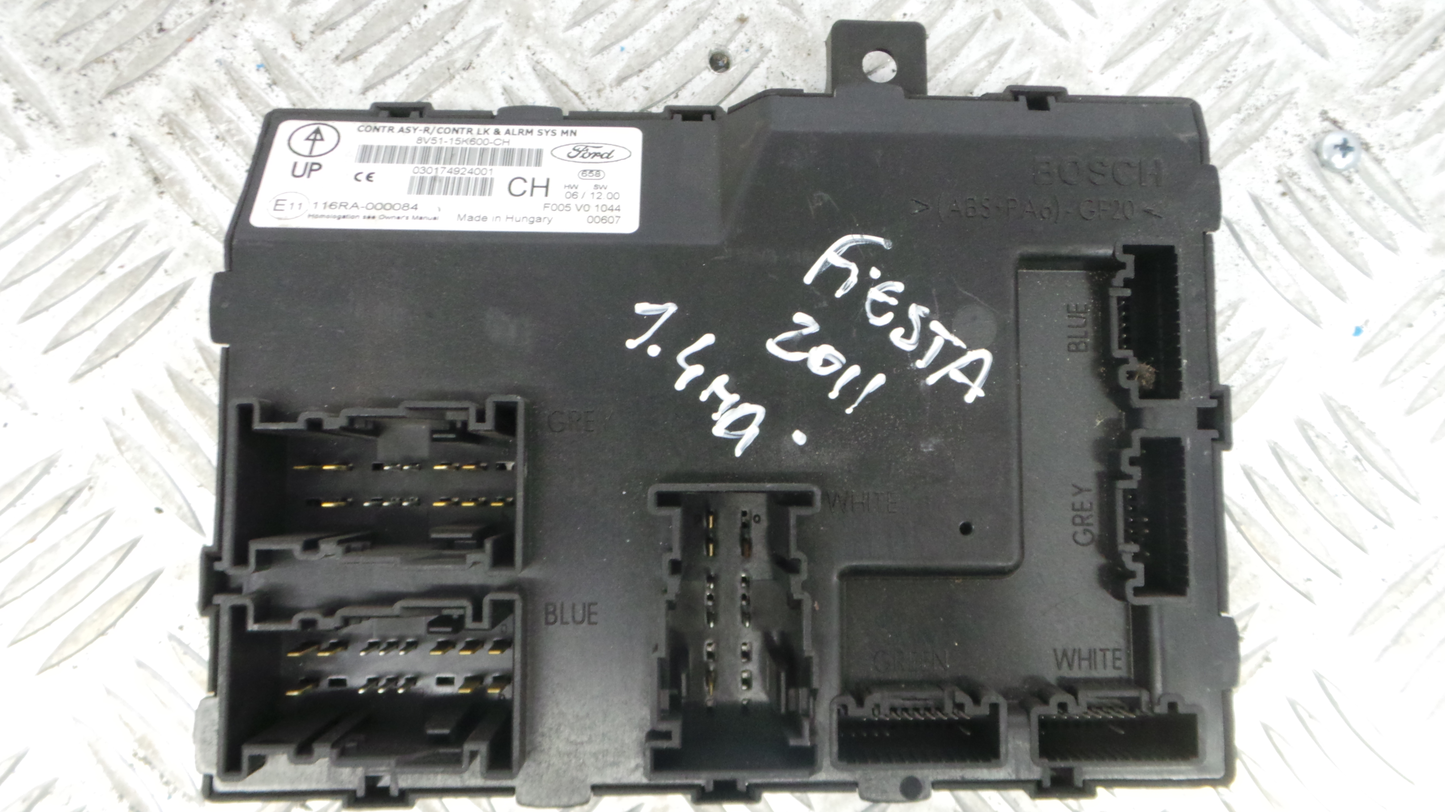 Centralina do Fecho Central 8V51-15K600-CJ - FORD FIESTA VI (CB1, CCN)-33152065