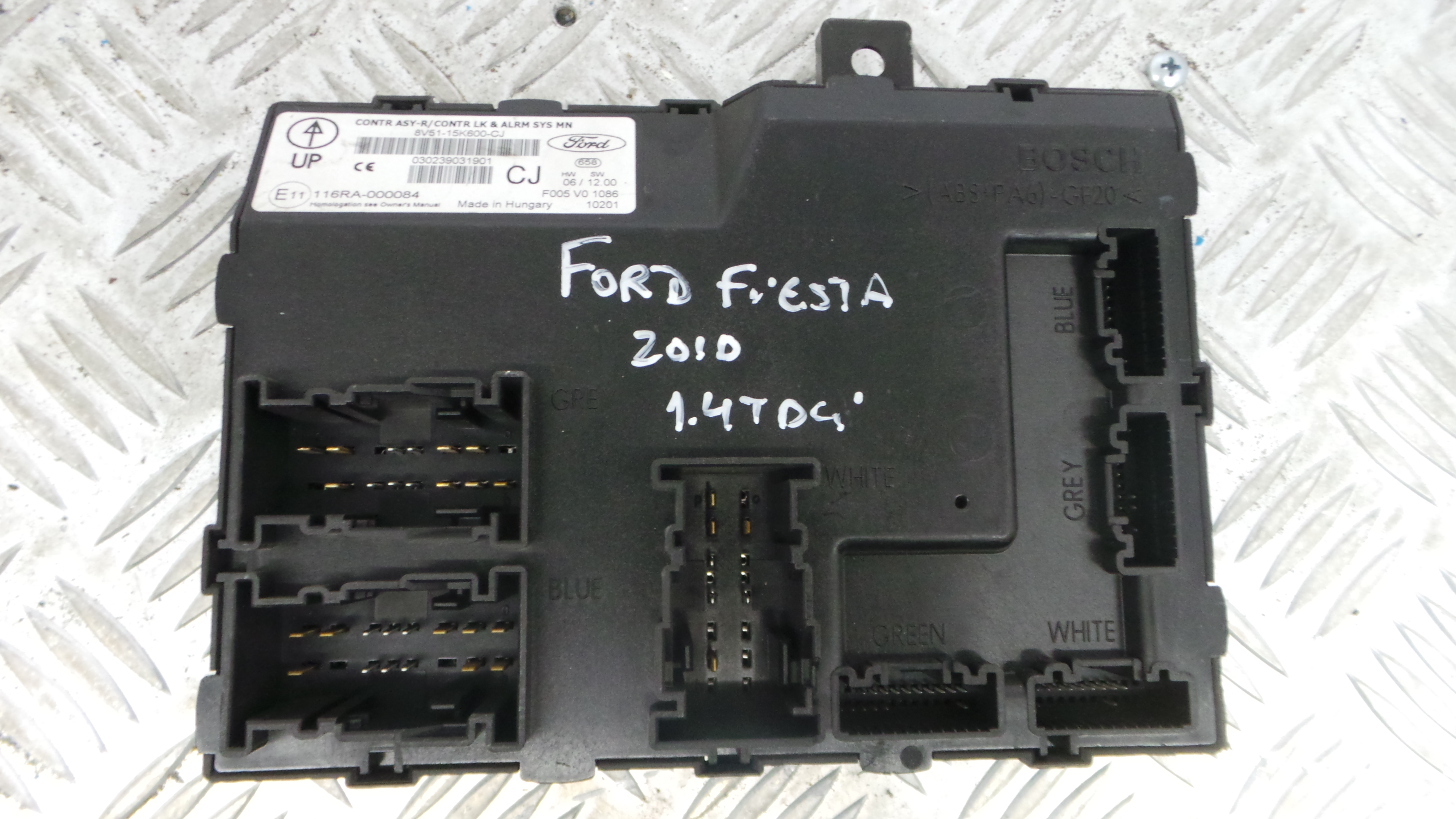 Centralina do Fecho Central 8V51-15K600-CJ - FORD FIESTA VI (CB1, CCN)-33152068