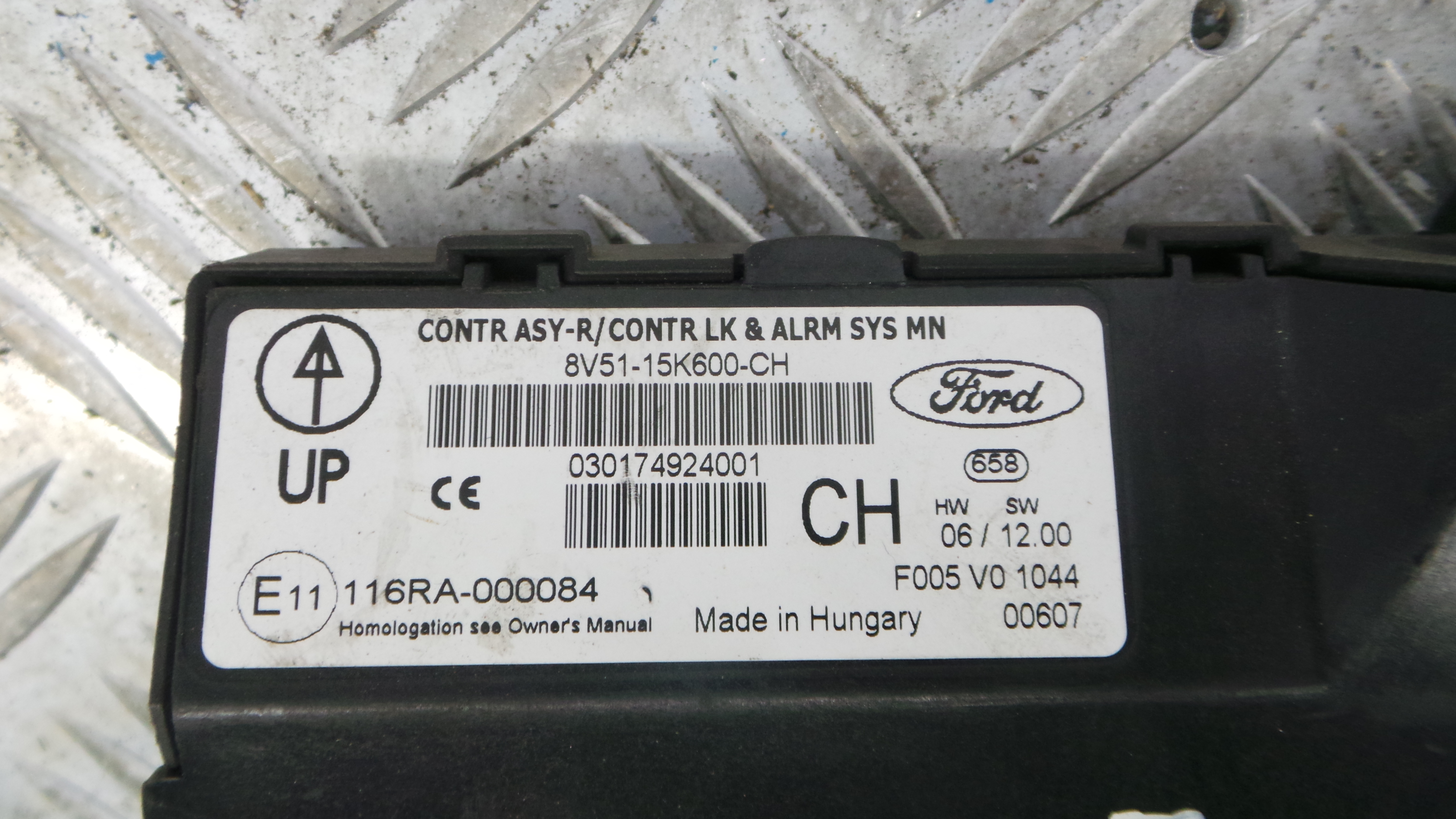 Centralina do Fecho Central 8V51-15K600-CH - FORD FIESTA VI (CB1, CCN)-33152070