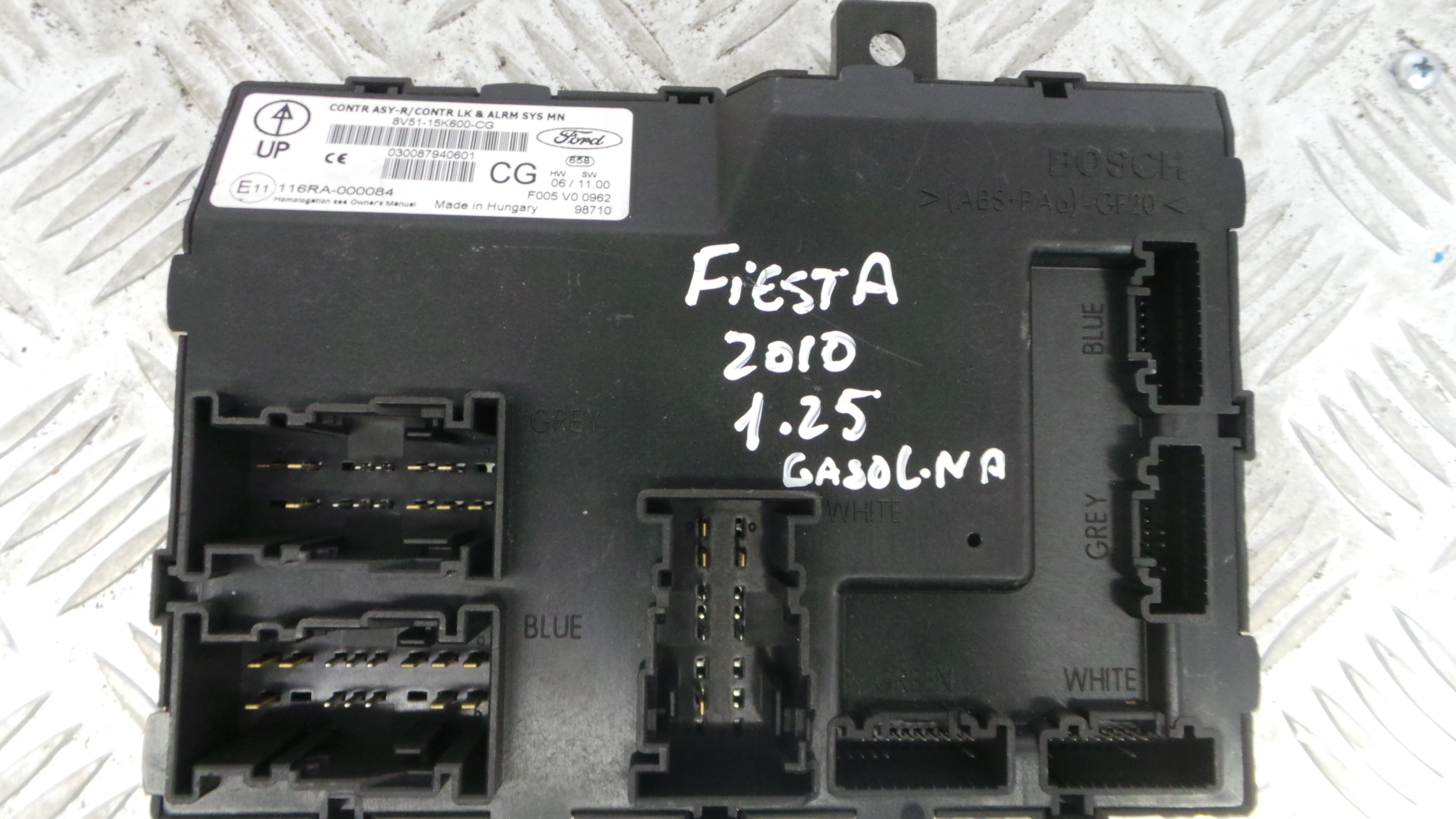 Centralina do Fecho Central 8V51-15K600-CG - FORD FIESTA VI (CB1, CCN)-33152072
