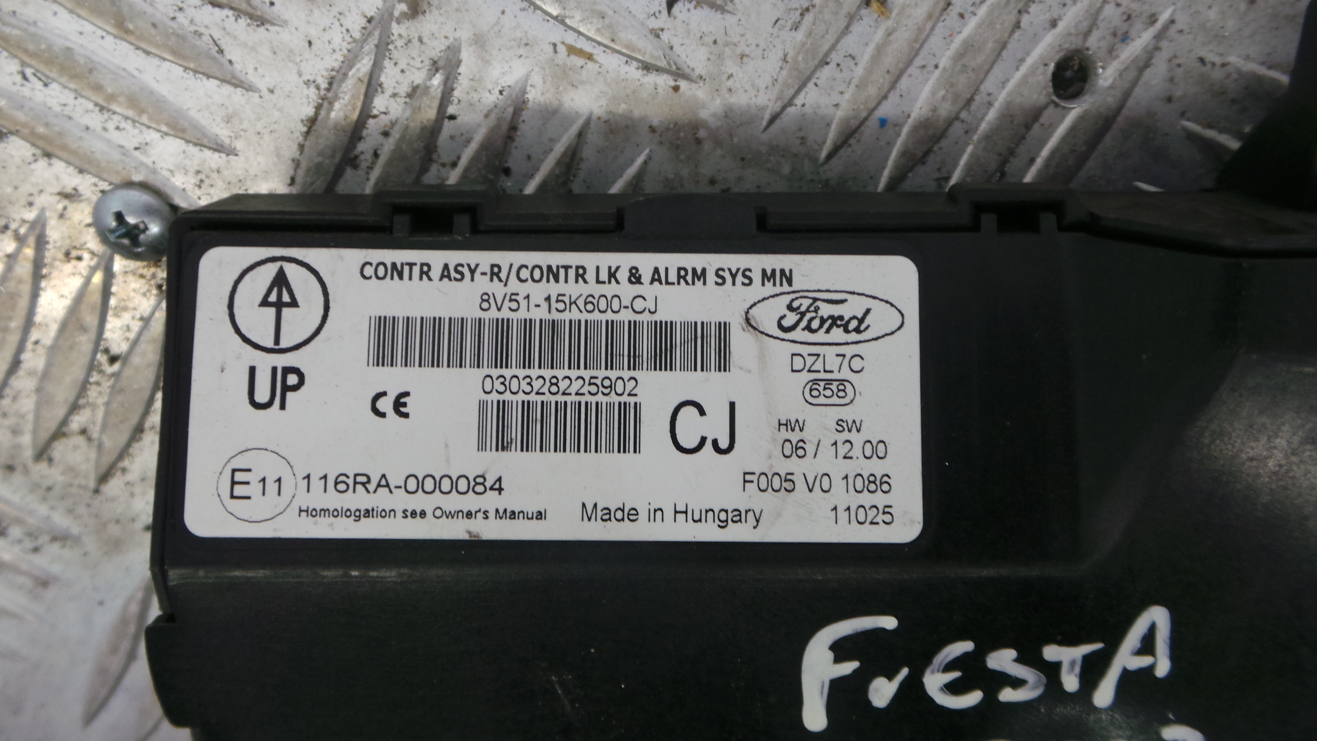 Centralina do Fecho Central 8V51-15K600-CJ - FORD FIESTA VI (CB1, CCN)-33152078