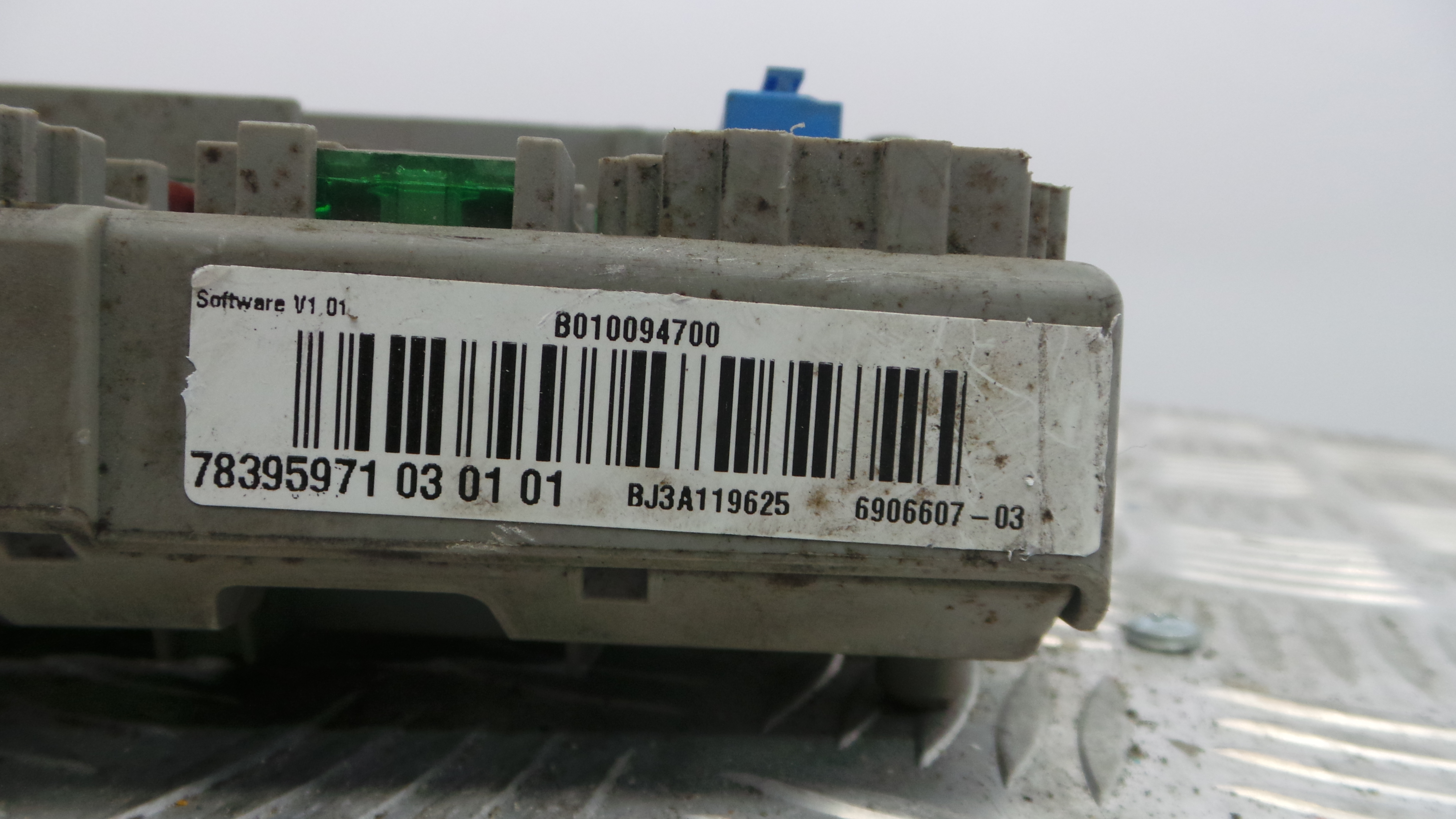 Caixa dos Fusíveis / BSI / UCH / SAM 6906607-03 - BMW 1 (E87)-33152240