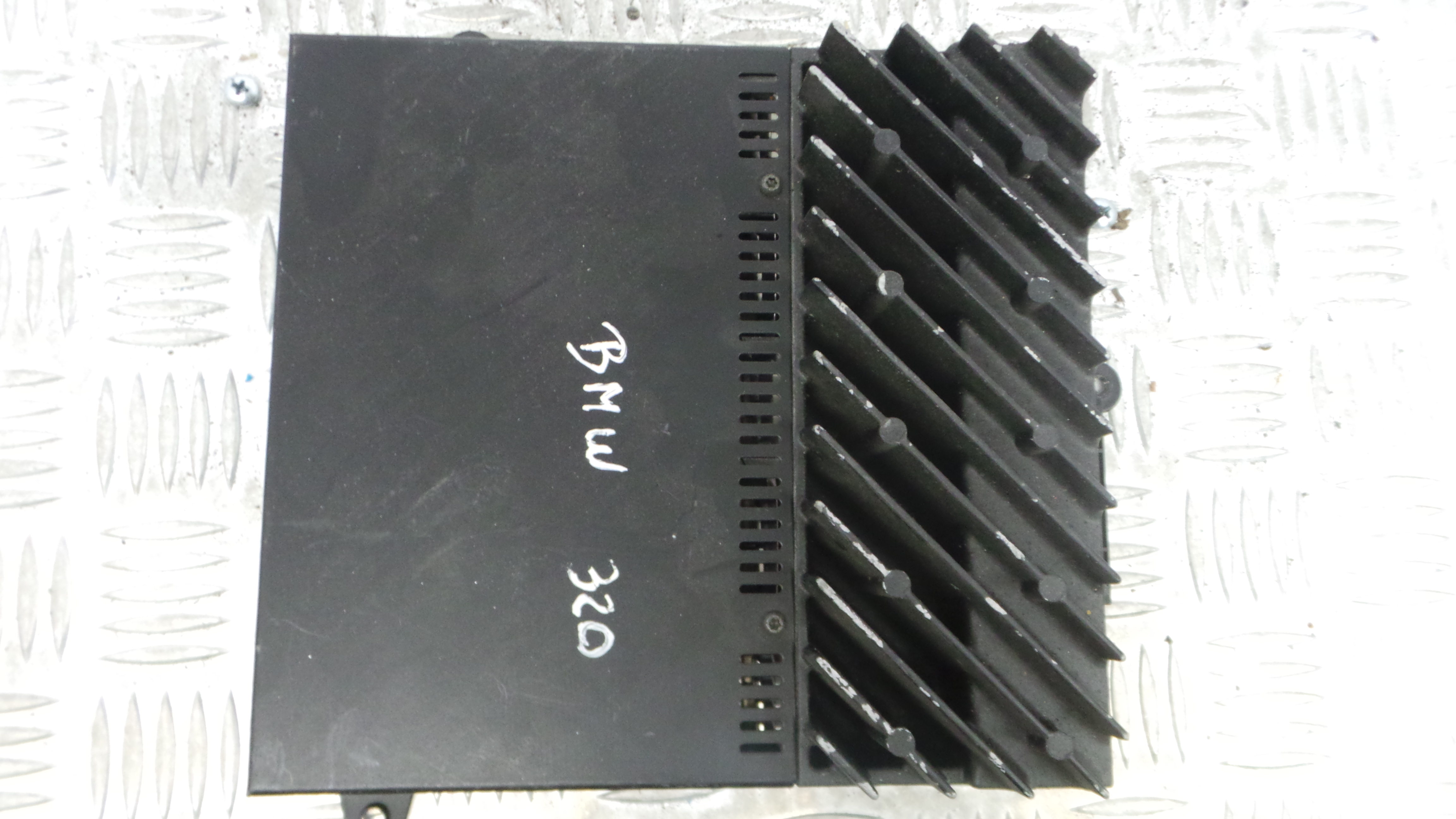 Amplificador 65.12-08376312 - BMW 3 (E46)-33159815 Amplificador 65.12-08376312 - BMW 3 (E46)-33159815