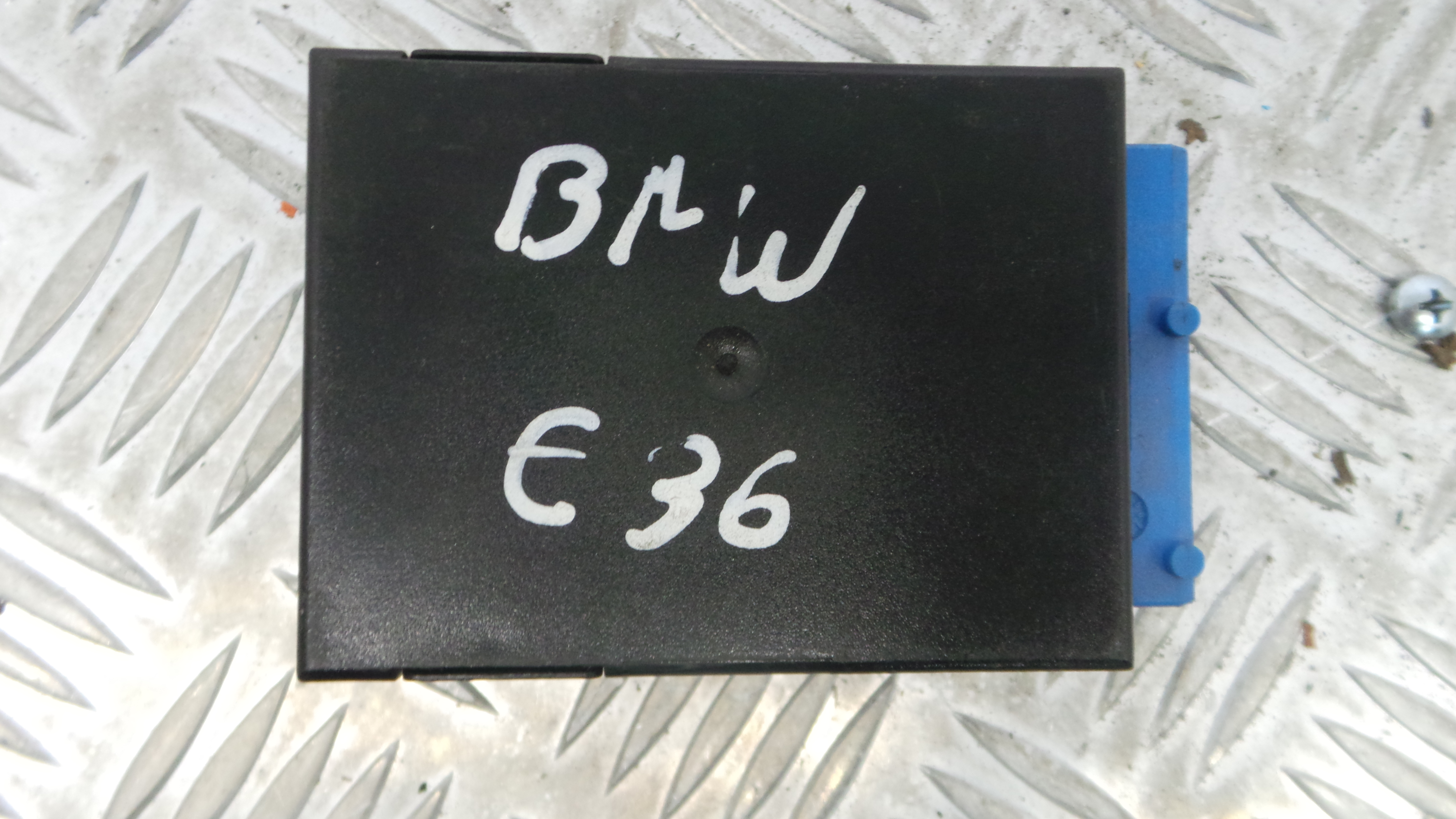 Modulo Electrónico 61.35-8366381 - BMW 3 (E36)-33159830 Modulo Electrónico 61.35-8366381 - BMW 3 (E36)-33159830