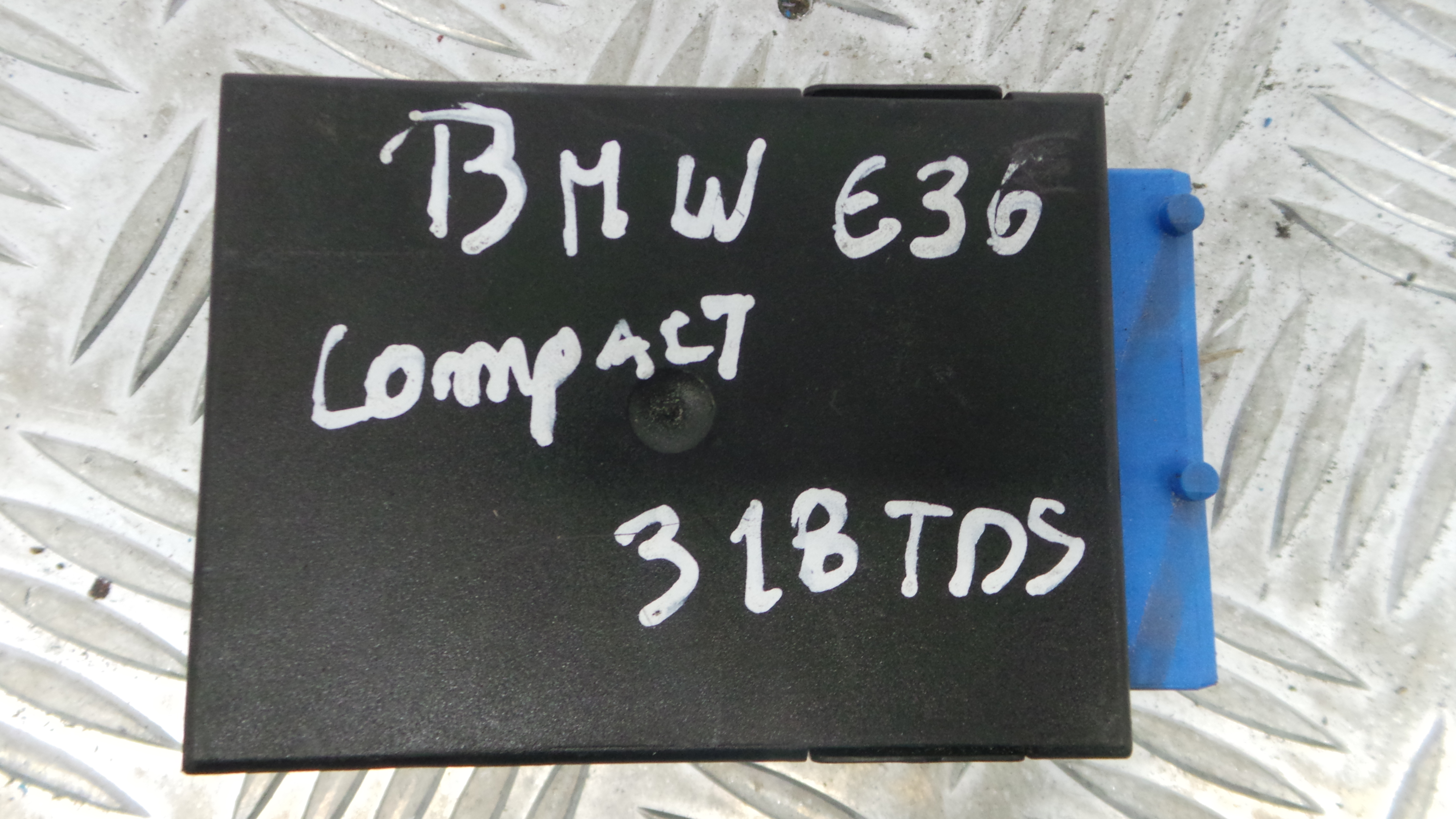 Modulo Electrónico 61.35-8366381 - BMW 3 (E36)-33159832 Modulo Electrónico 61.35-8366381 - BMW 3 (E36)-33159832