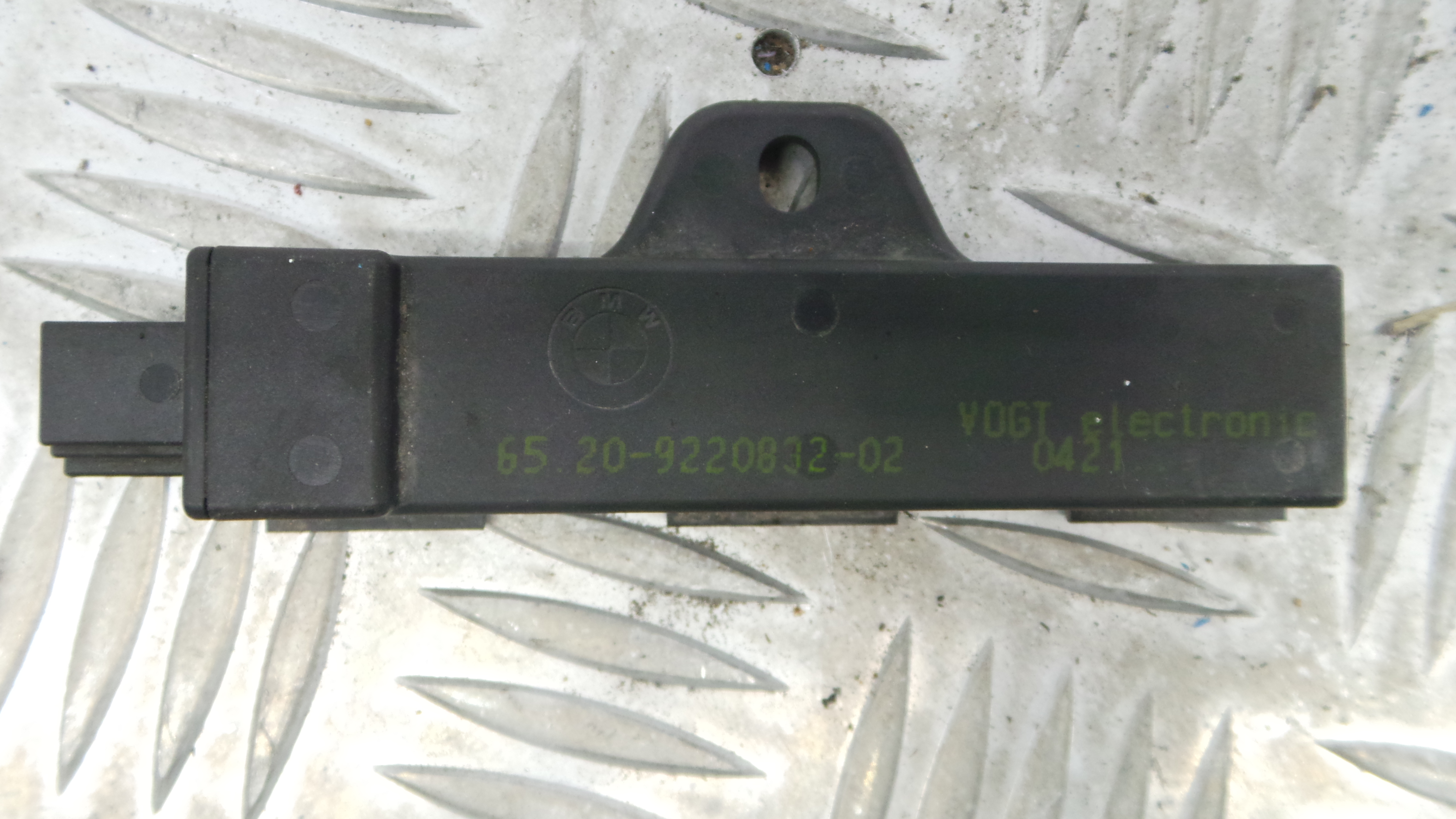 Adaptador Antena 65.20-9220832-02 - BMW 1 (E87)-33159848